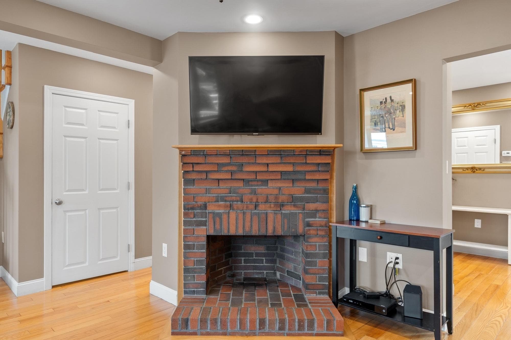 Single Family Residence at 102 Narragansett Rd, Quincy MA 02169, Quincy, photo 9 of 41