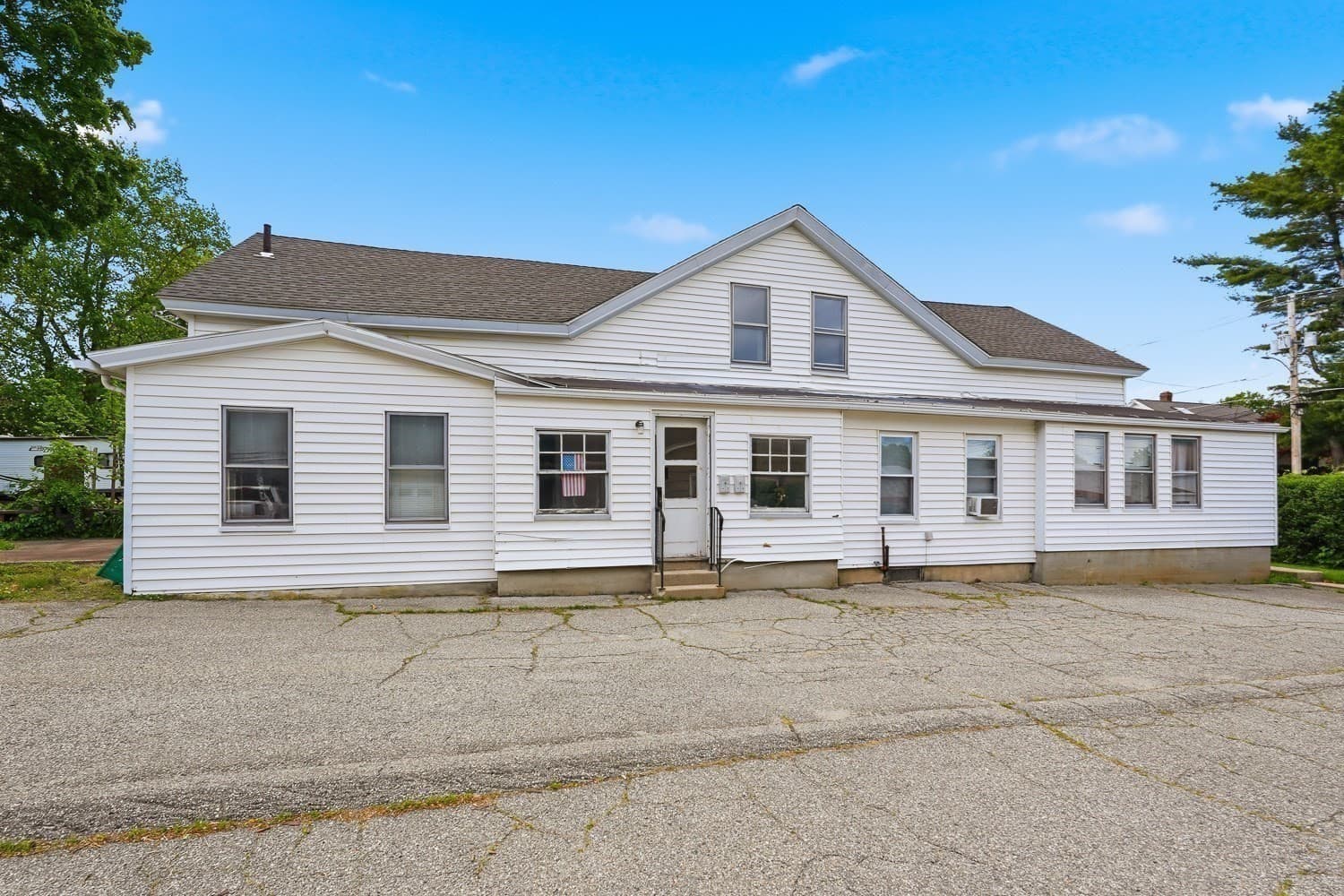 7 Slater, Webster MA 01570