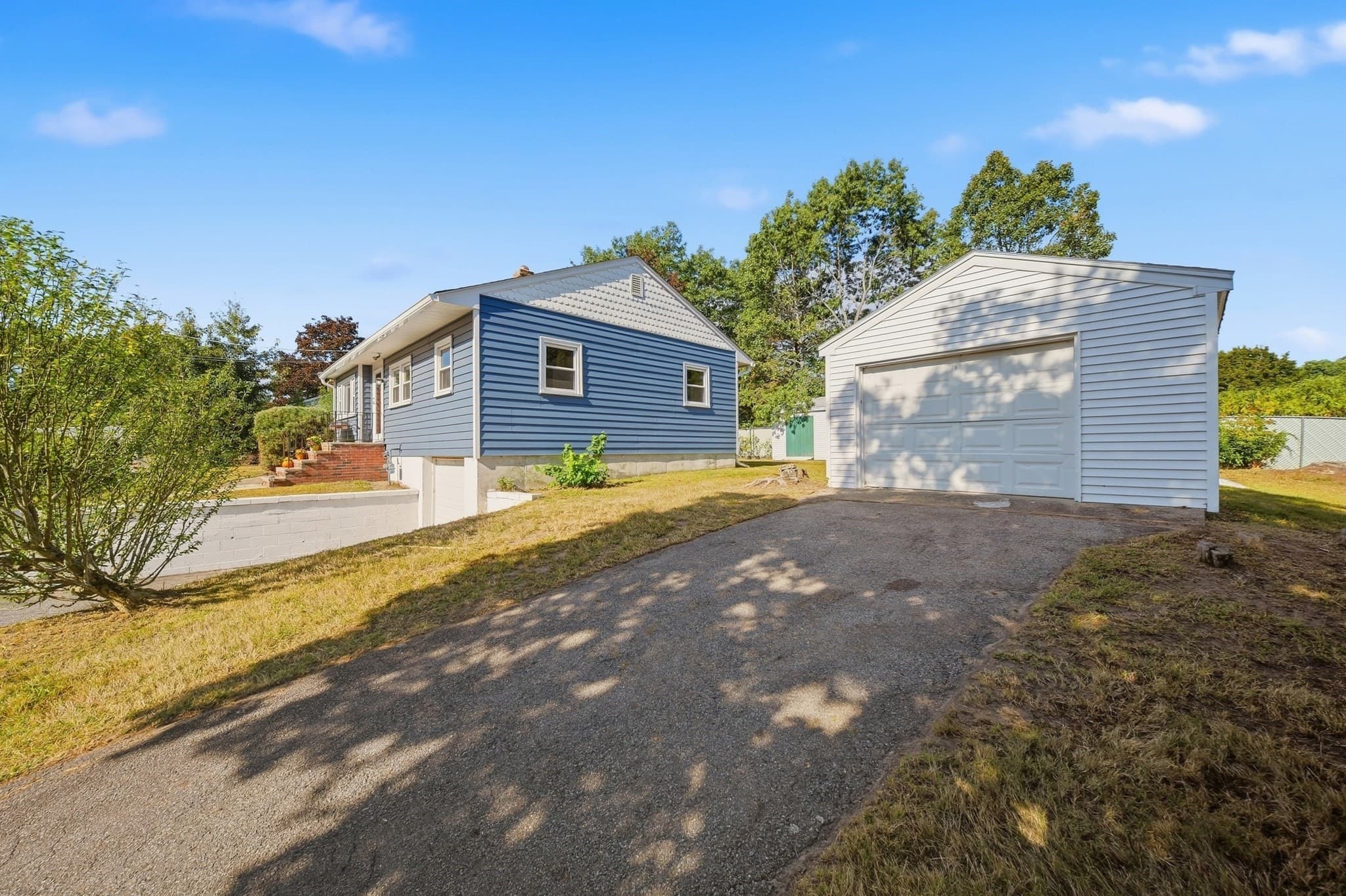 Single Family Residence at 44 Memorial Dr, Methuen MA 01844, Methuen, photo 6 of 37