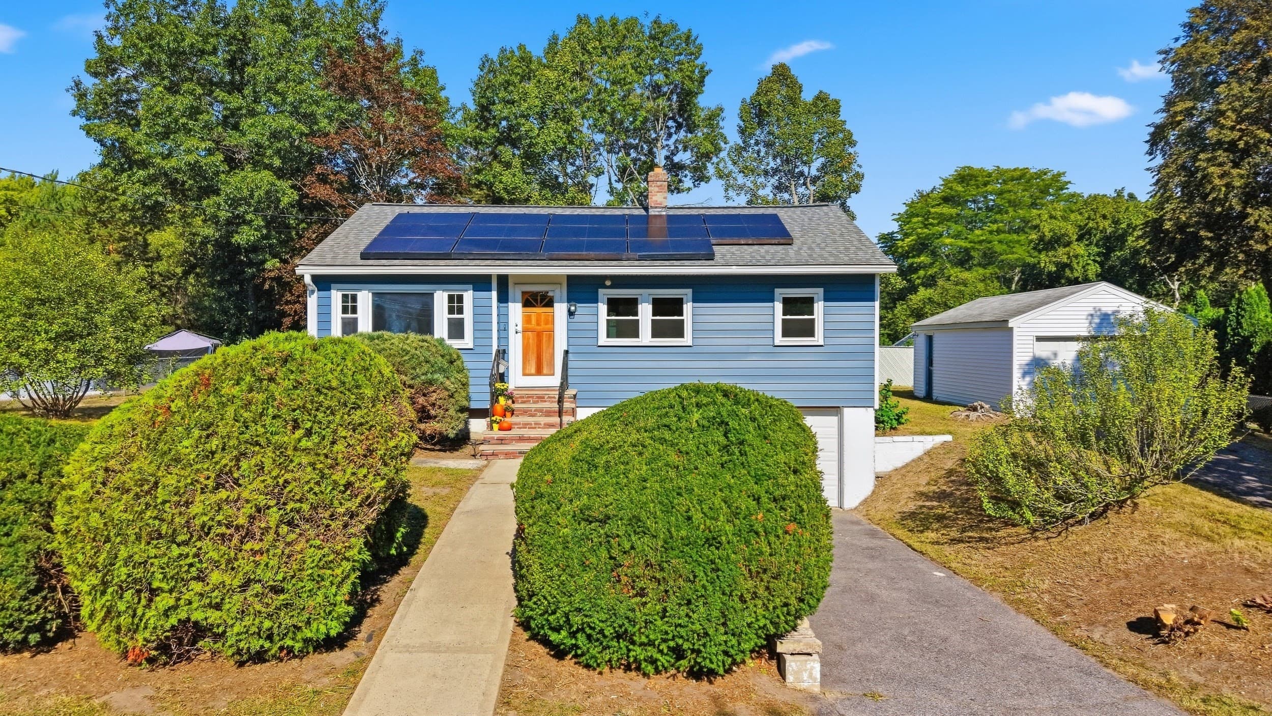44 Memorial Dr, Methuen MA 01844