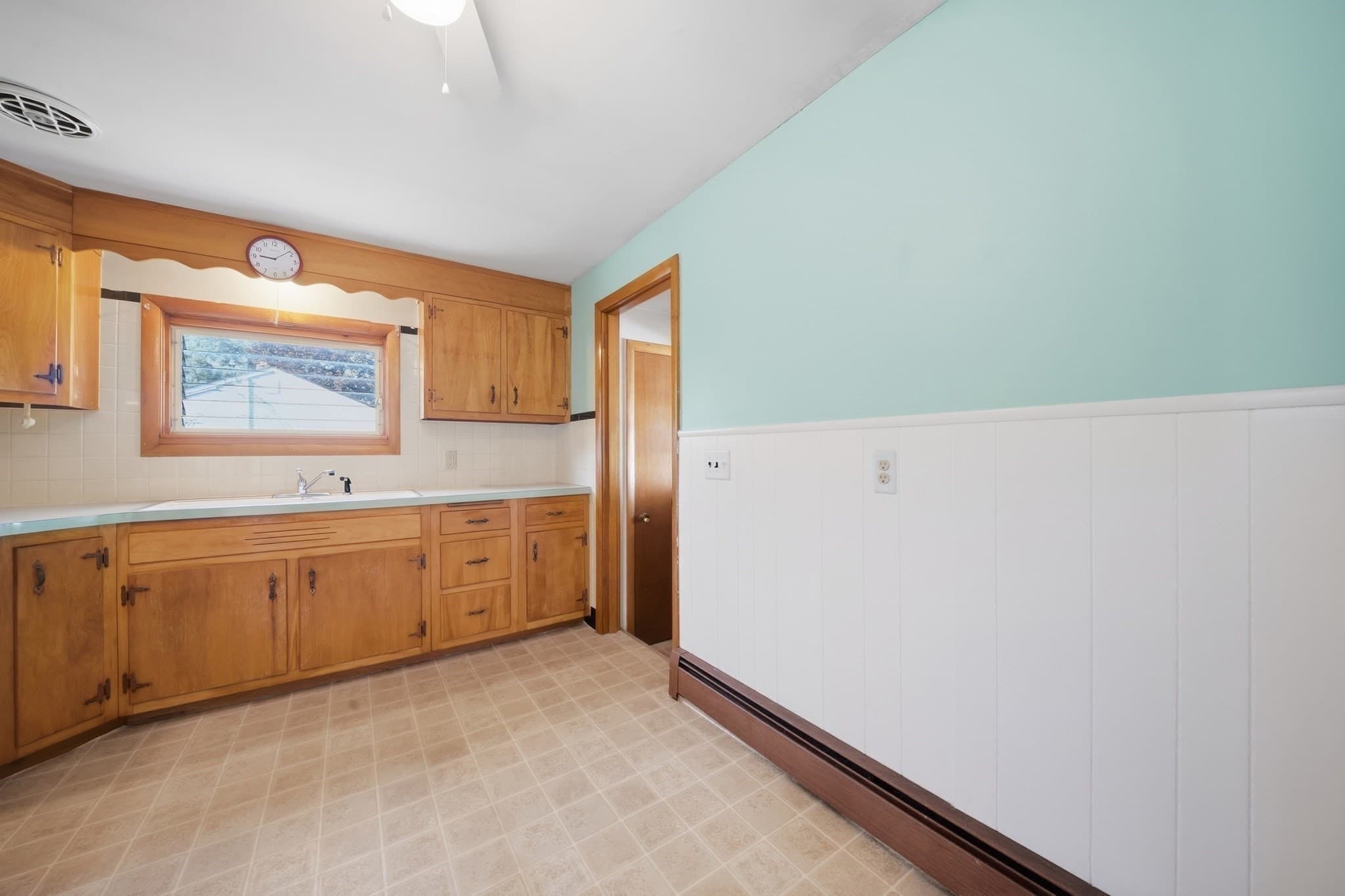 Single Family Residence at 44 Memorial Dr, Methuen MA 01844, Methuen, photo 14 of 37