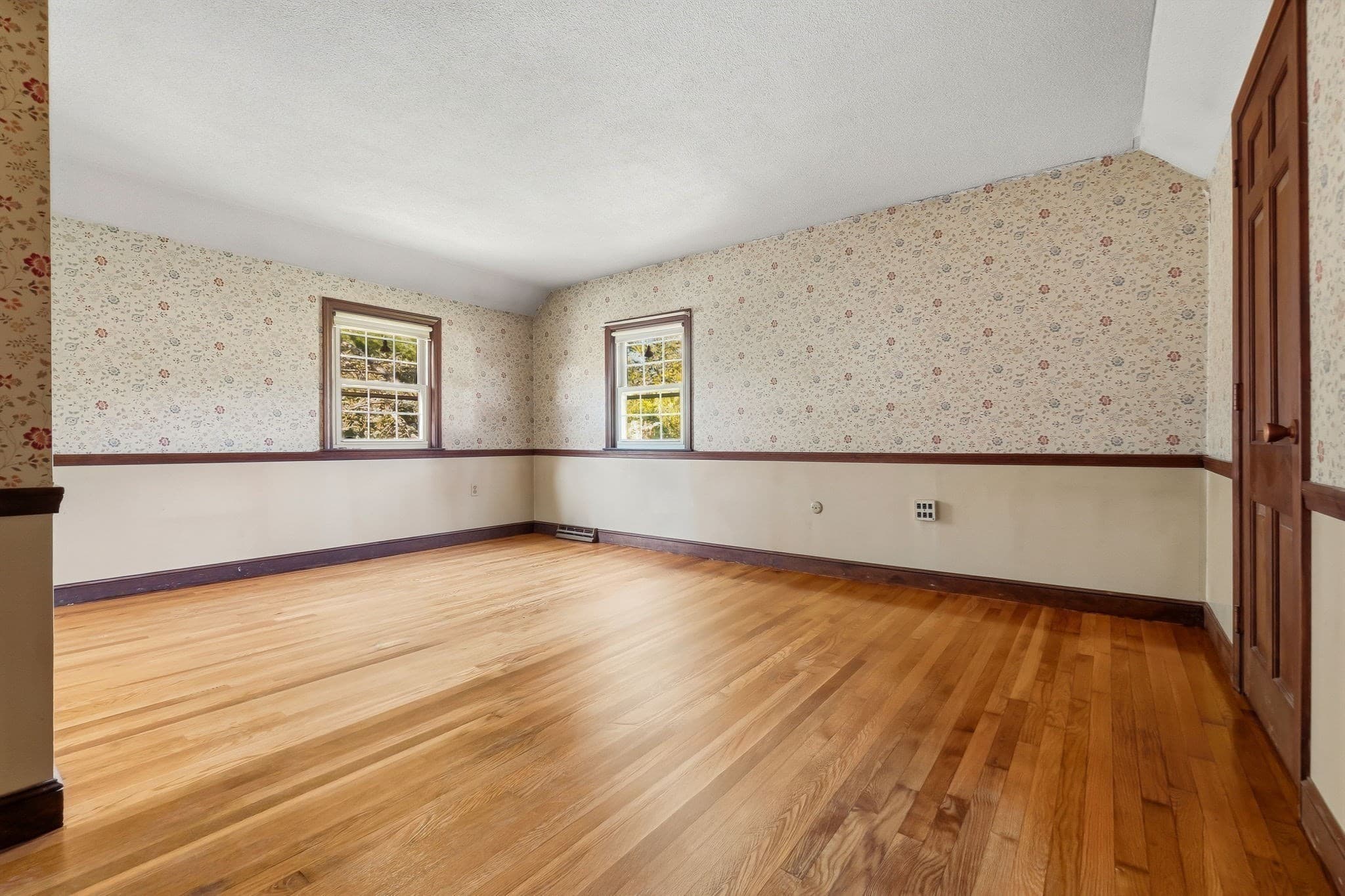 Single Family Residence at 250 E. Lothrop Street, Beverly MA 01915, Beverly, photo 13 of 27