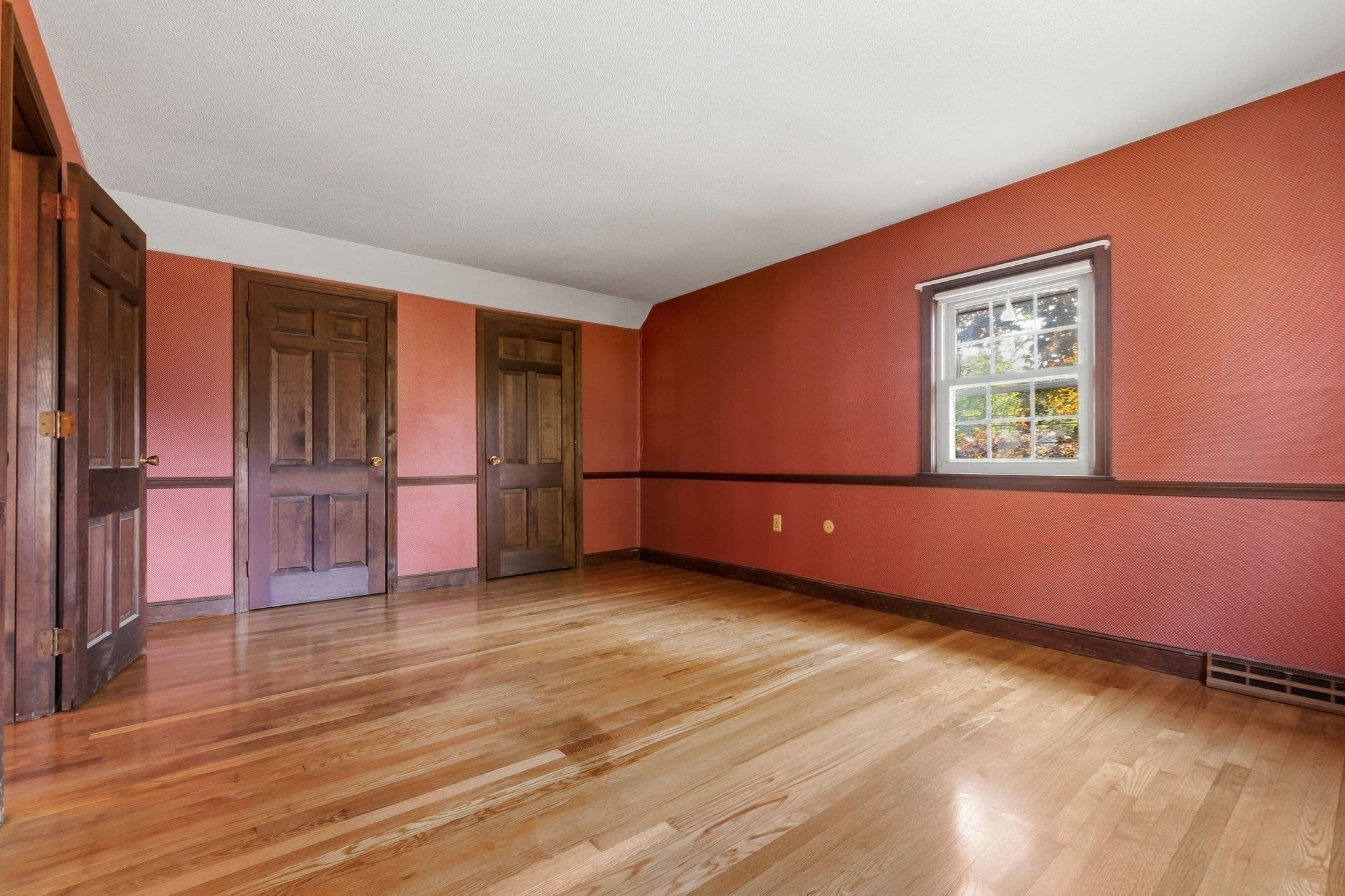 Single Family Residence at 250 E. Lothrop Street, Beverly MA 01915, Beverly, photo 17 of 27