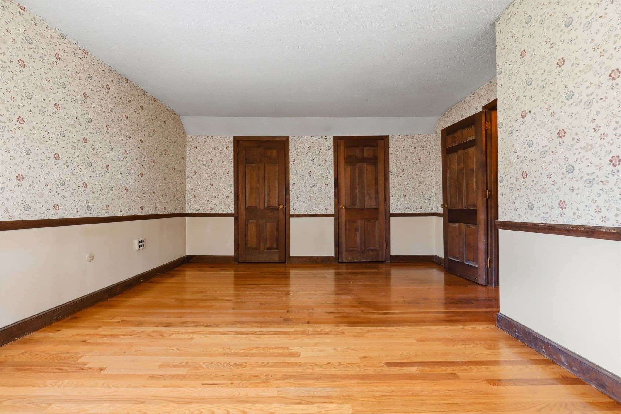 Single Family Residence at 250 E. Lothrop Street, Beverly MA 01915, Beverly, photo 14 of 27