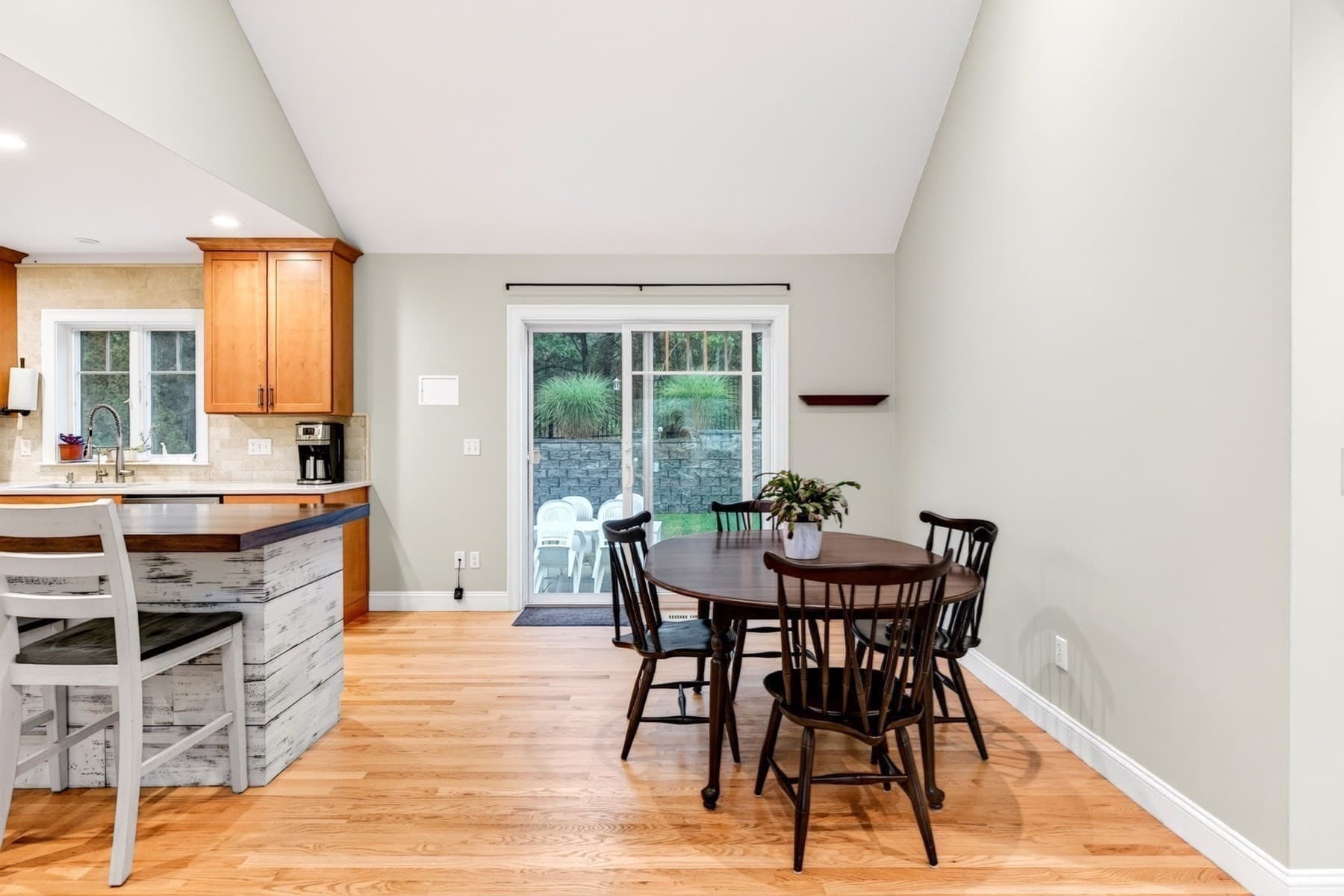 Single Family Residence at 276 Pheasant Hill Cir, Barnstable MA 02635, Barnstable, photo 12 of 39