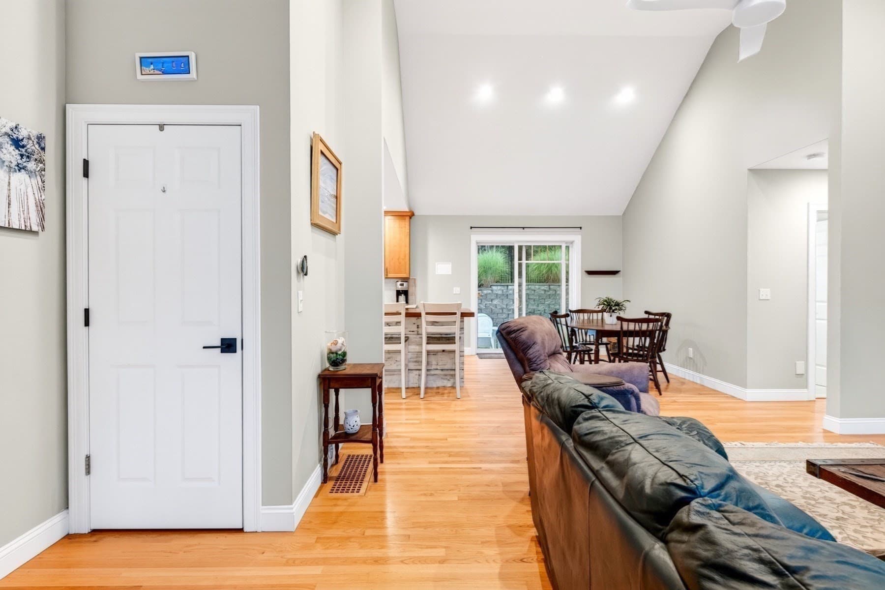 Single Family Residence at 276 Pheasant Hill Cir, Barnstable MA 02635, Barnstable, photo 9 of 39