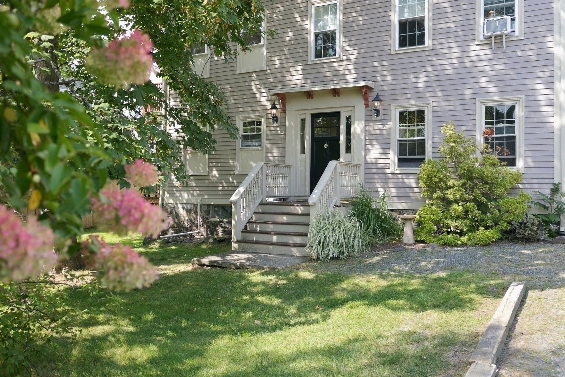 Condominium at 43 Hawkes # 1, Marblehead MA 01945, Marblehead, photo 2 of 20