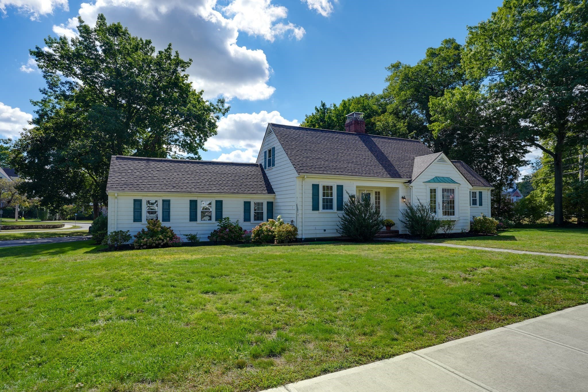 Single Family Residence at 122 Maple Street, Norwood MA 02062, Norwood, photo 2 of 32