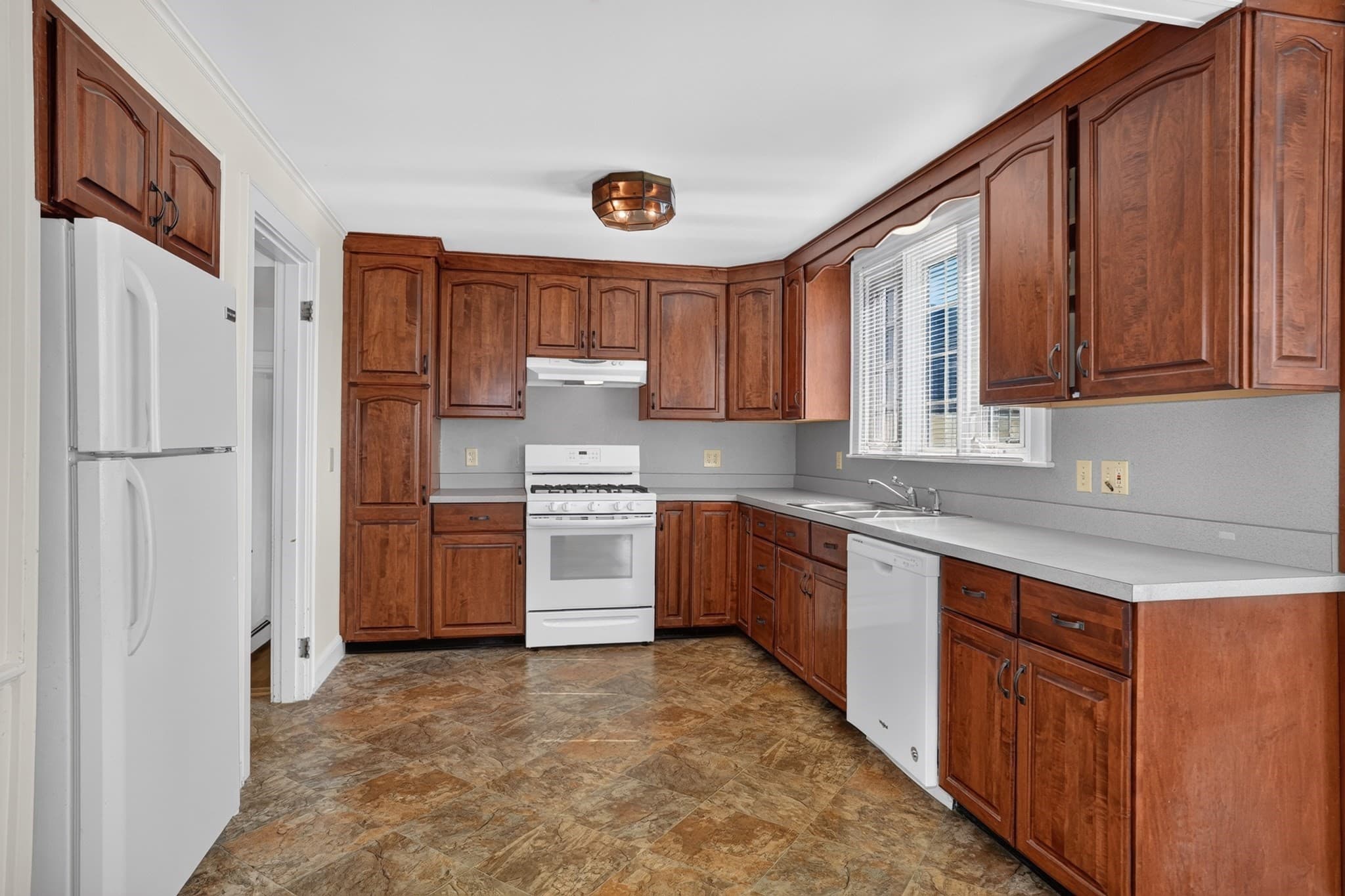 Single Family Residence at 122 Maple Street, Norwood MA 02062, Norwood, photo 21 of 32