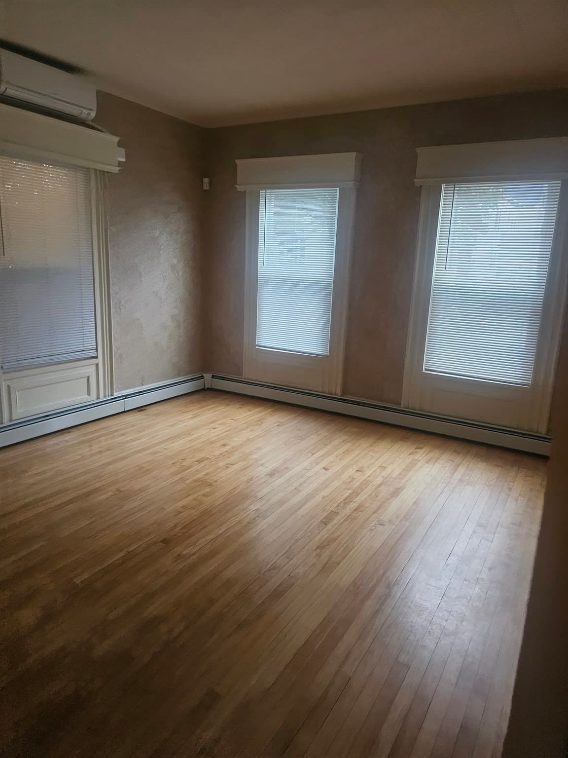 Single Family Residence at 130 Winter Street, Fall River MA 02720, Fall River, photo 19 of 35