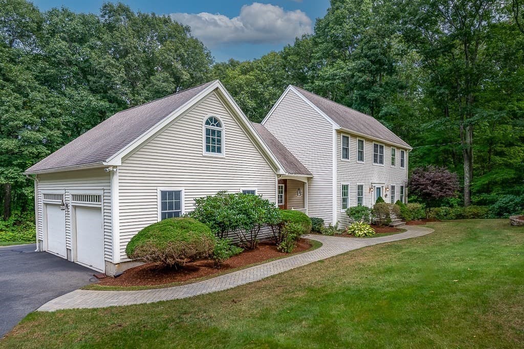 Single Family Residence at 91 Hartness Road, Sutton MA 01590, Sutton, photo 2 of 42