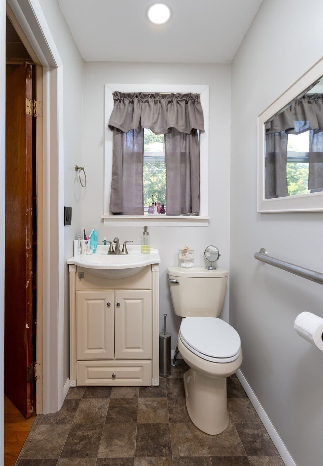 Single Family Residence at 1 Corttiss Rd, Thompson CT 06255, photo 16 of 18