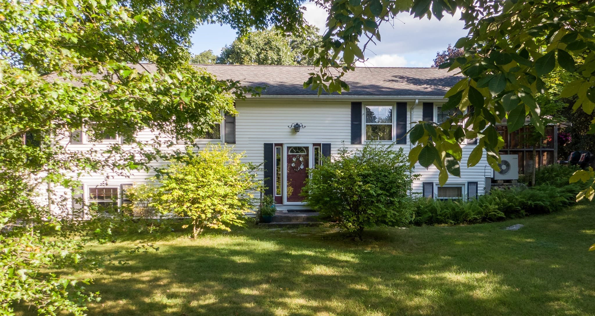 1 Corttiss Rd, Thompson CT 06255