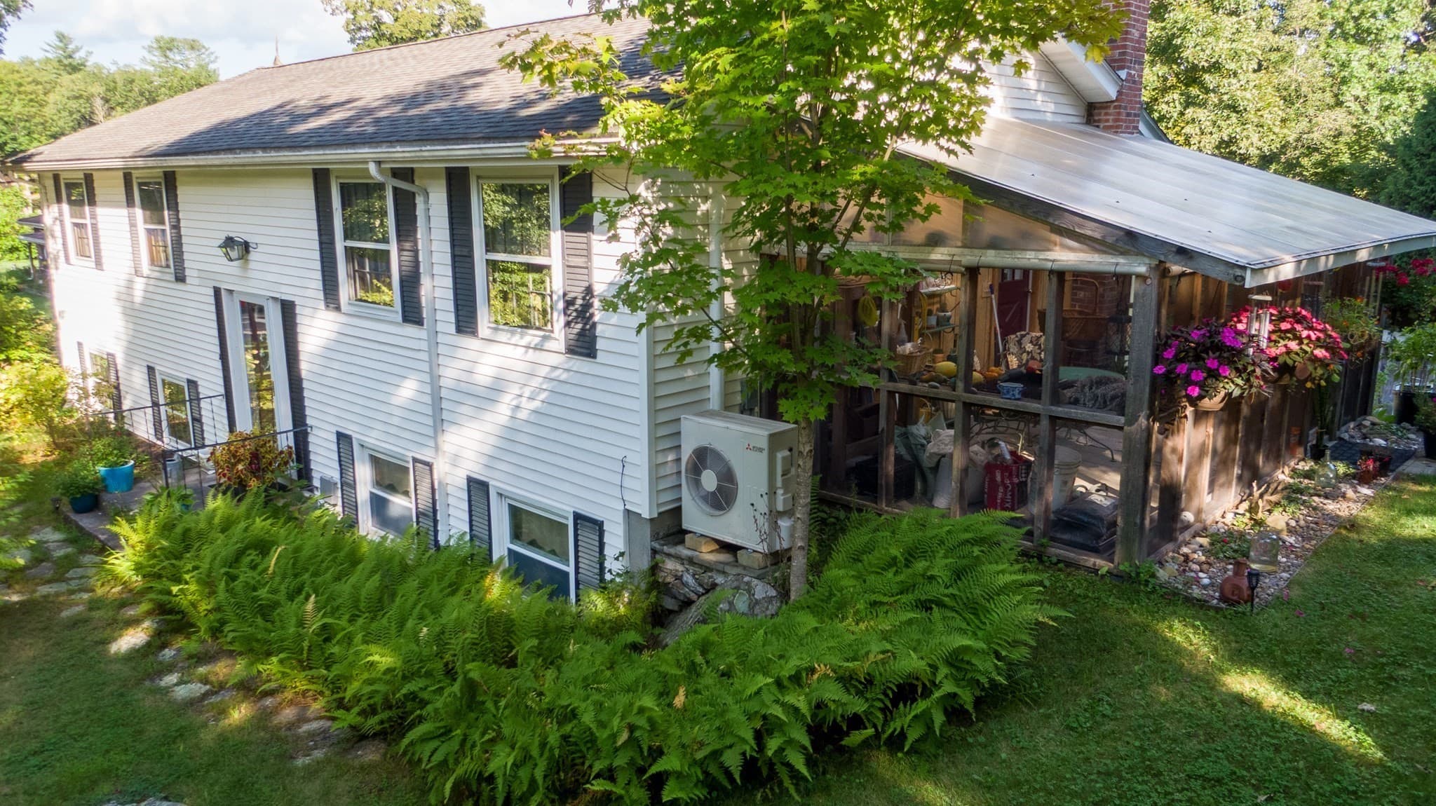 Single Family Residence at 1 Corttiss Rd, Thompson CT 06255, photo 5 of 18