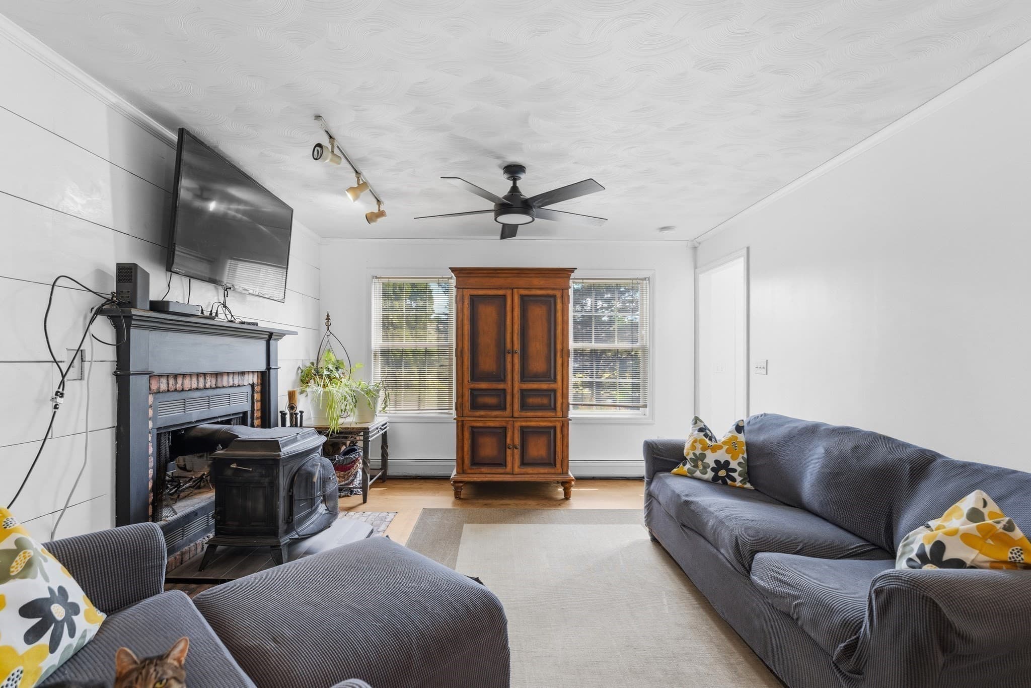 Single Family Residence at 777 New Plainville Rd, New Bedford MA 02745, New Bedford, photo 11 of 38