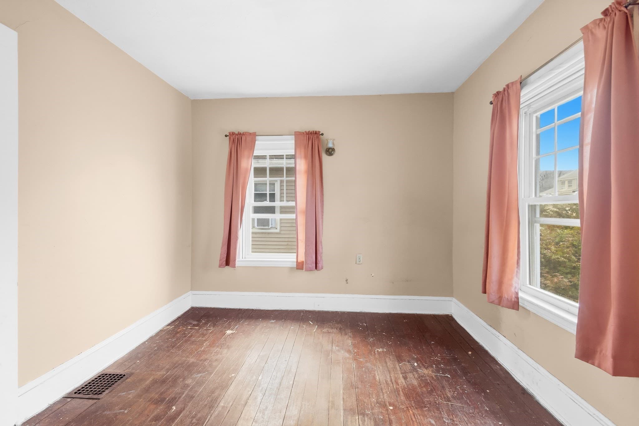 Single Family Residence at 70 Rounds St, New Bedford MA 02740, New Bedford, photo 23 of 36