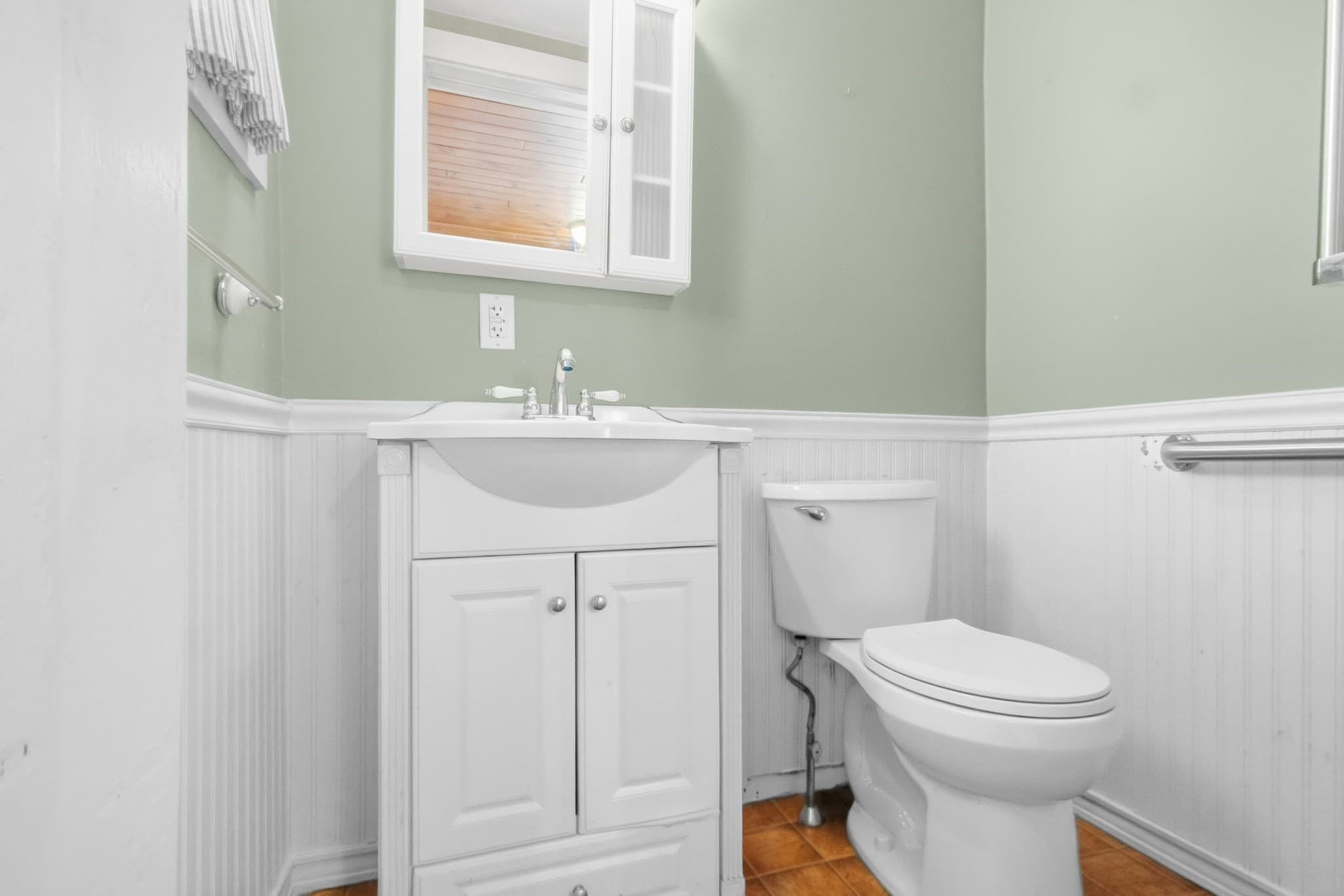Single Family Residence at 70 Rounds St, New Bedford MA 02740, New Bedford, photo 16 of 36