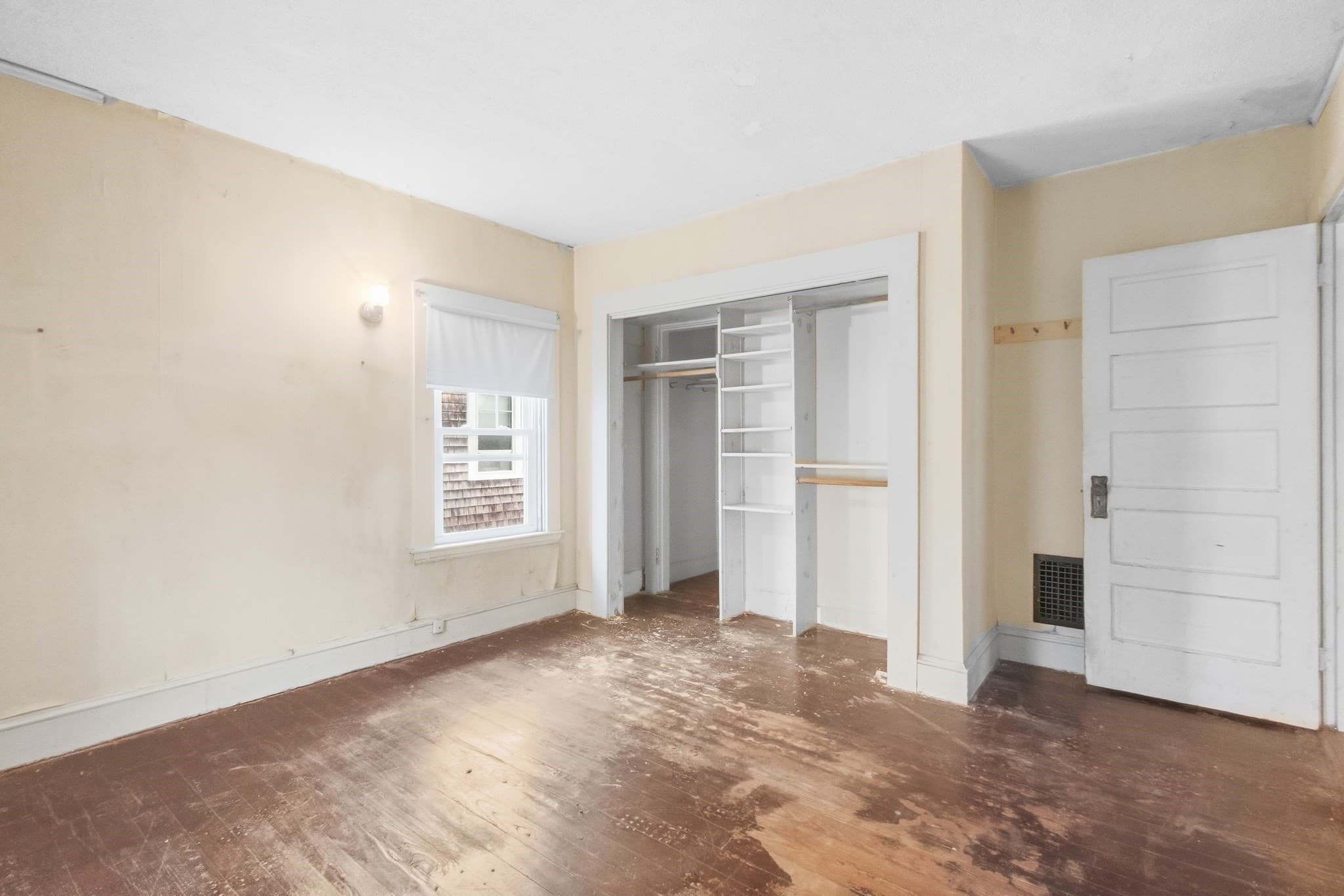 Single Family Residence at 70 Rounds St, New Bedford MA 02740, New Bedford, photo 22 of 36