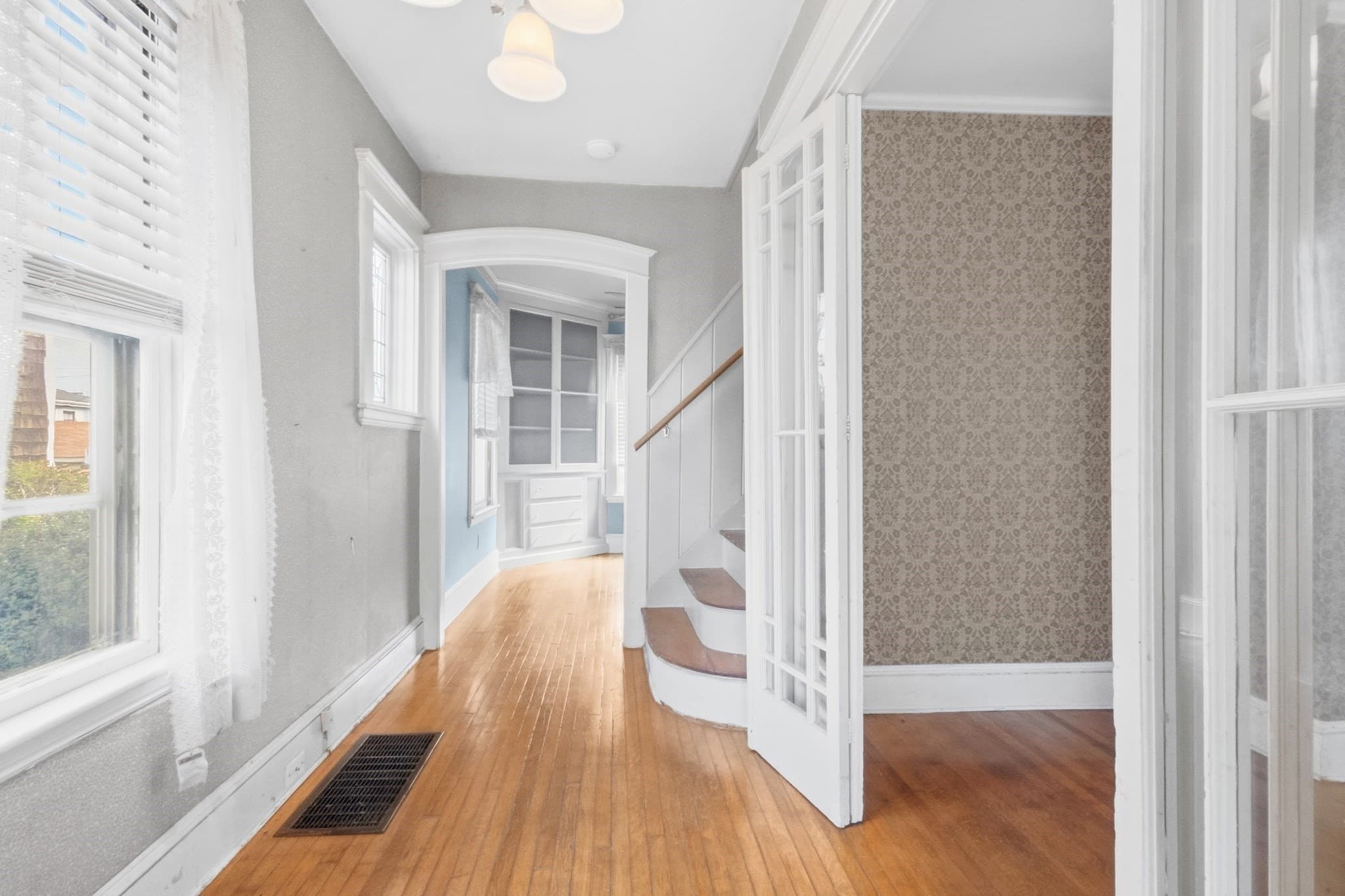 Single Family Residence at 70 Rounds St, New Bedford MA 02740, New Bedford, photo 7 of 36
