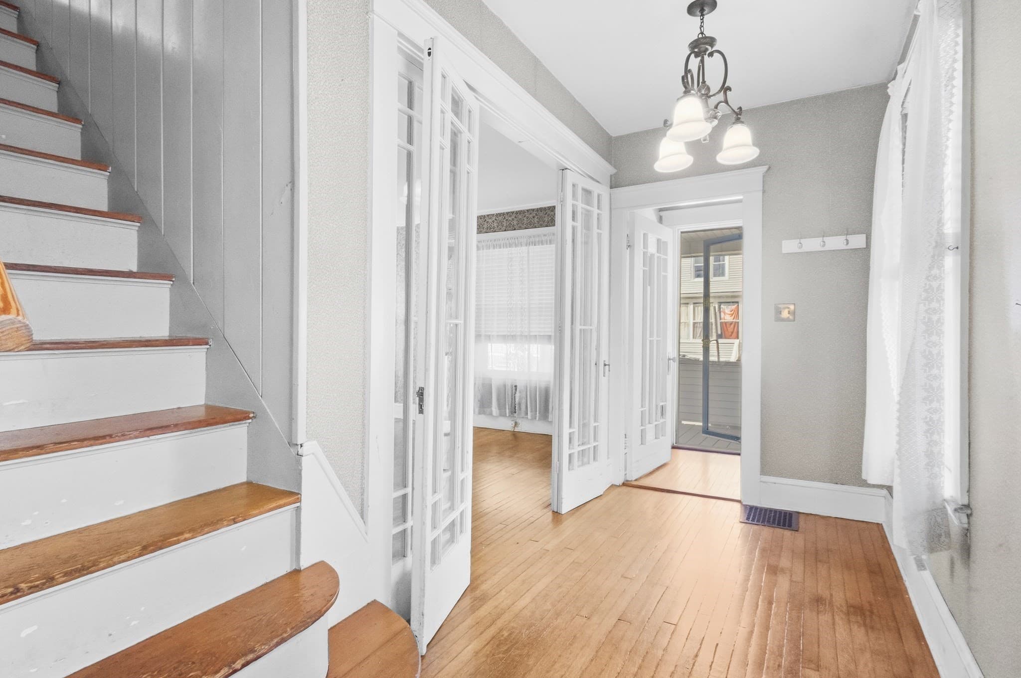 Single Family Residence at 70 Rounds St, New Bedford MA 02740, New Bedford, photo 9 of 36