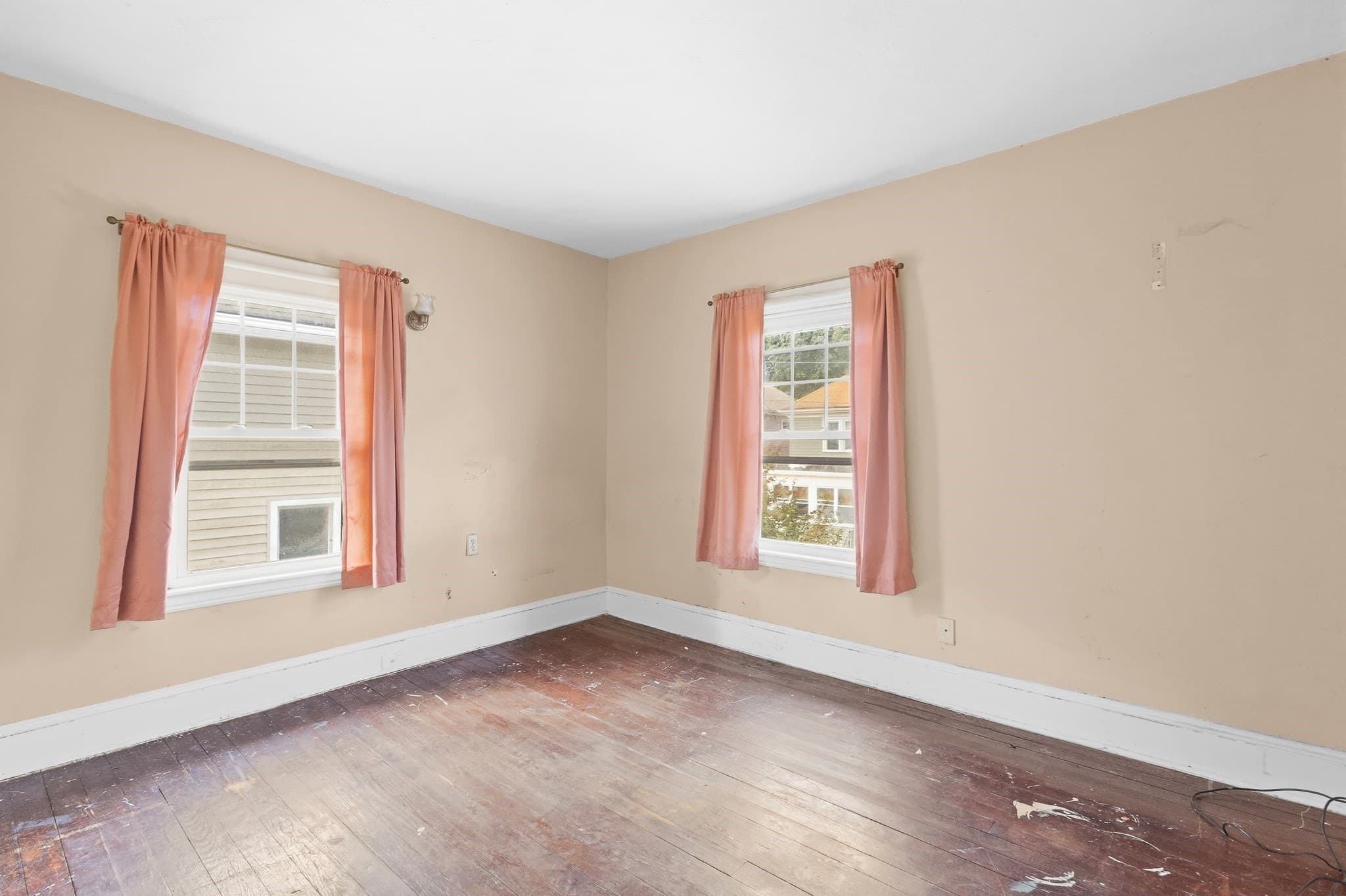 Single Family Residence at 70 Rounds St, New Bedford MA 02740, New Bedford, photo 24 of 36
