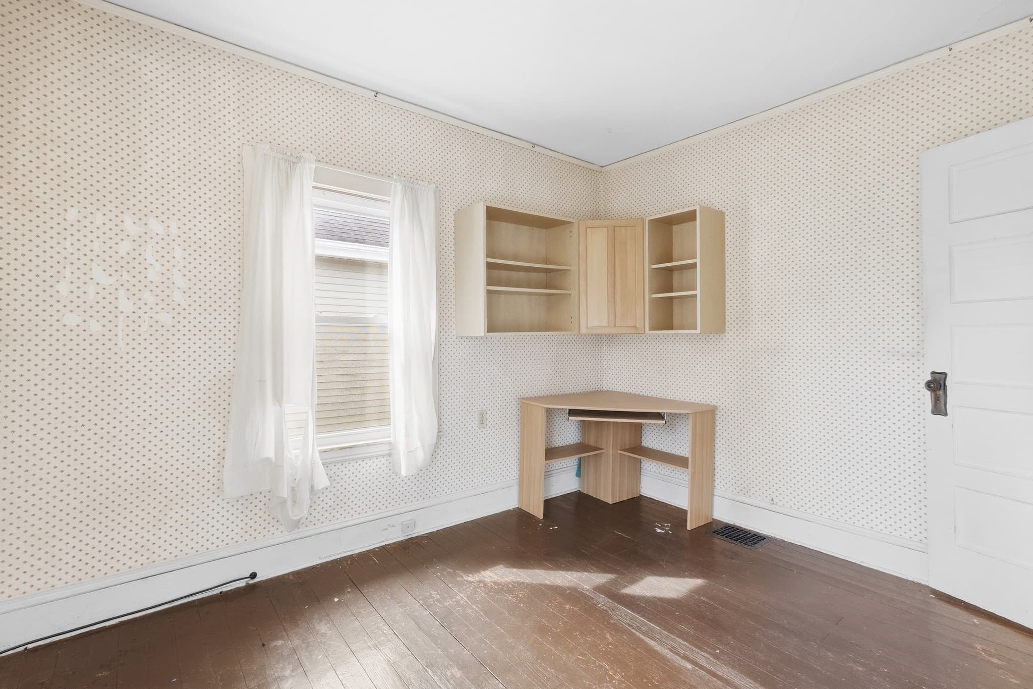 Single Family Residence at 70 Rounds St, New Bedford MA 02740, New Bedford, photo 25 of 36