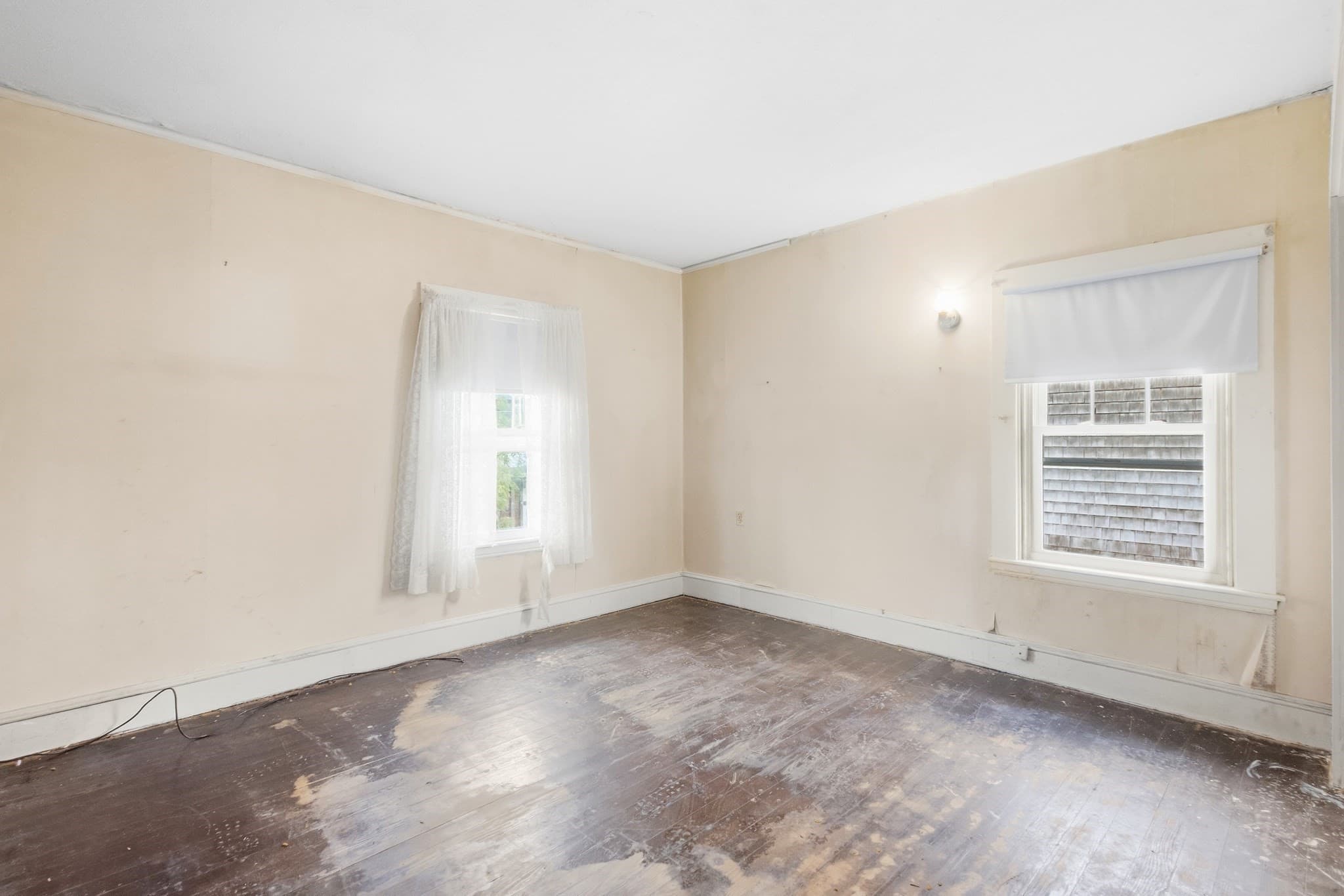 Single Family Residence at 70 Rounds St, New Bedford MA 02740, New Bedford, photo 21 of 36