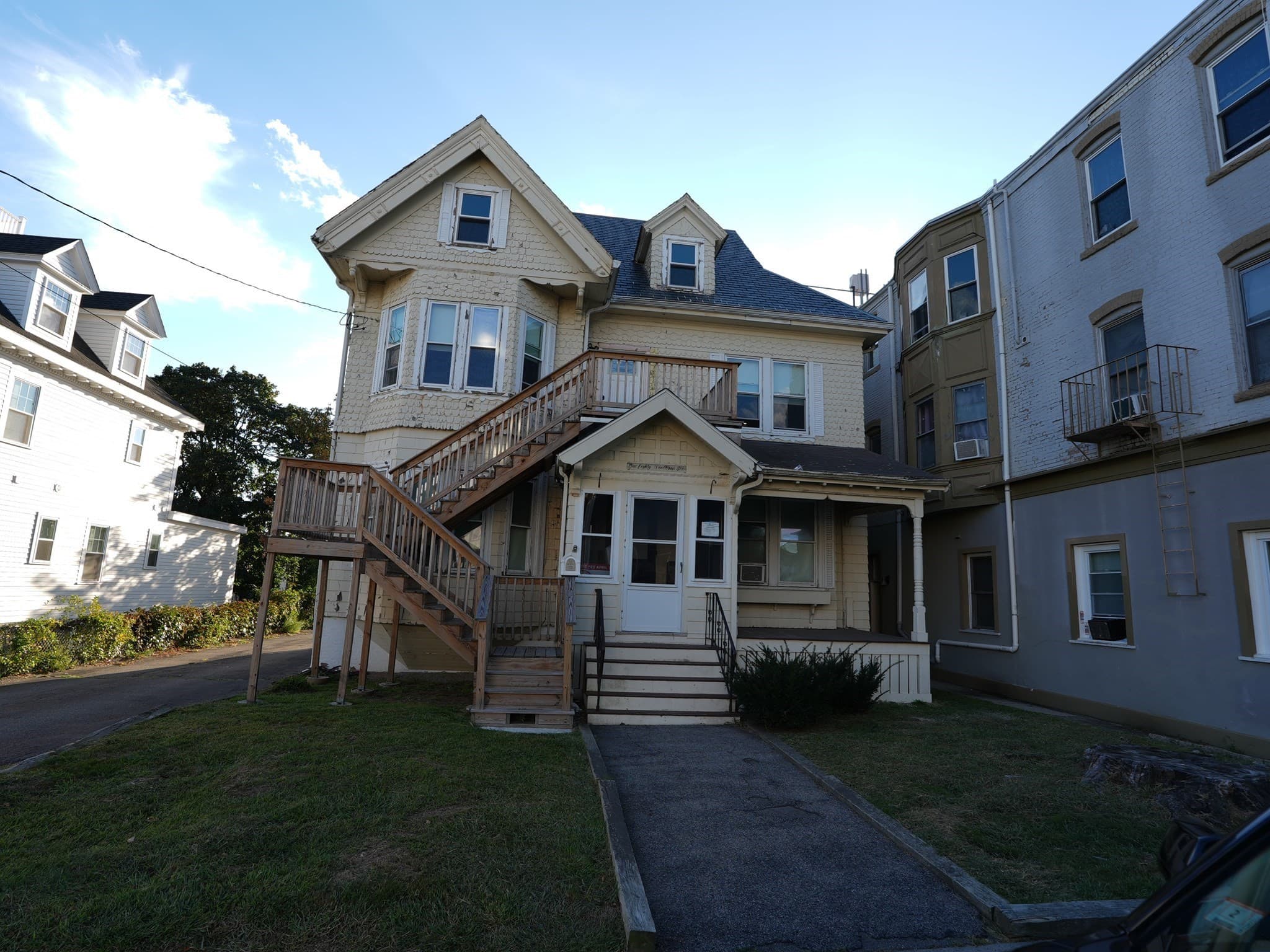 180 Winthrop St, Winthrop MA 02152