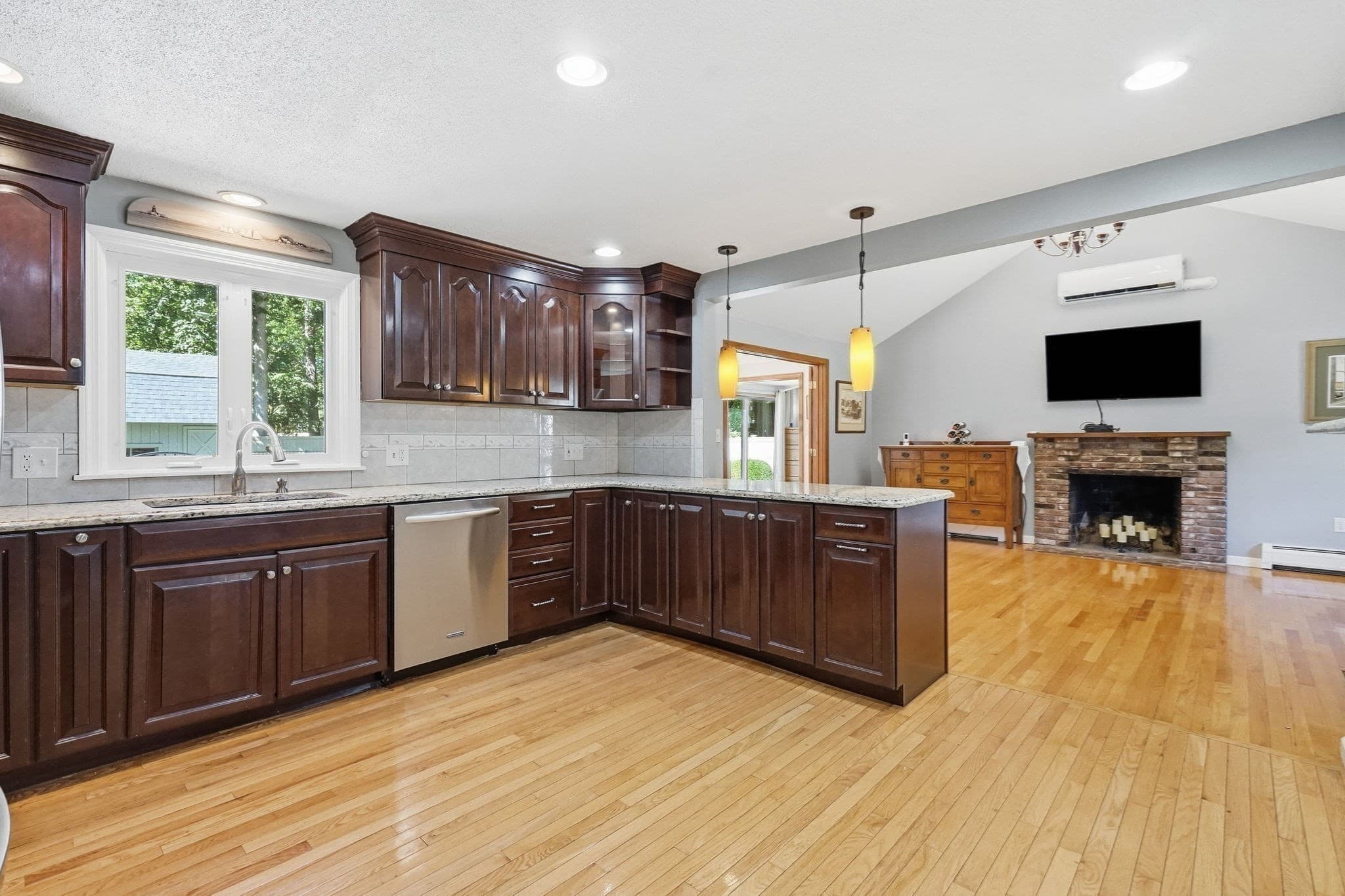 Single Family Residence at 1105 Stony Hill Rd, Wilbraham MA 01095, Wilbraham, photo 10 of 42
