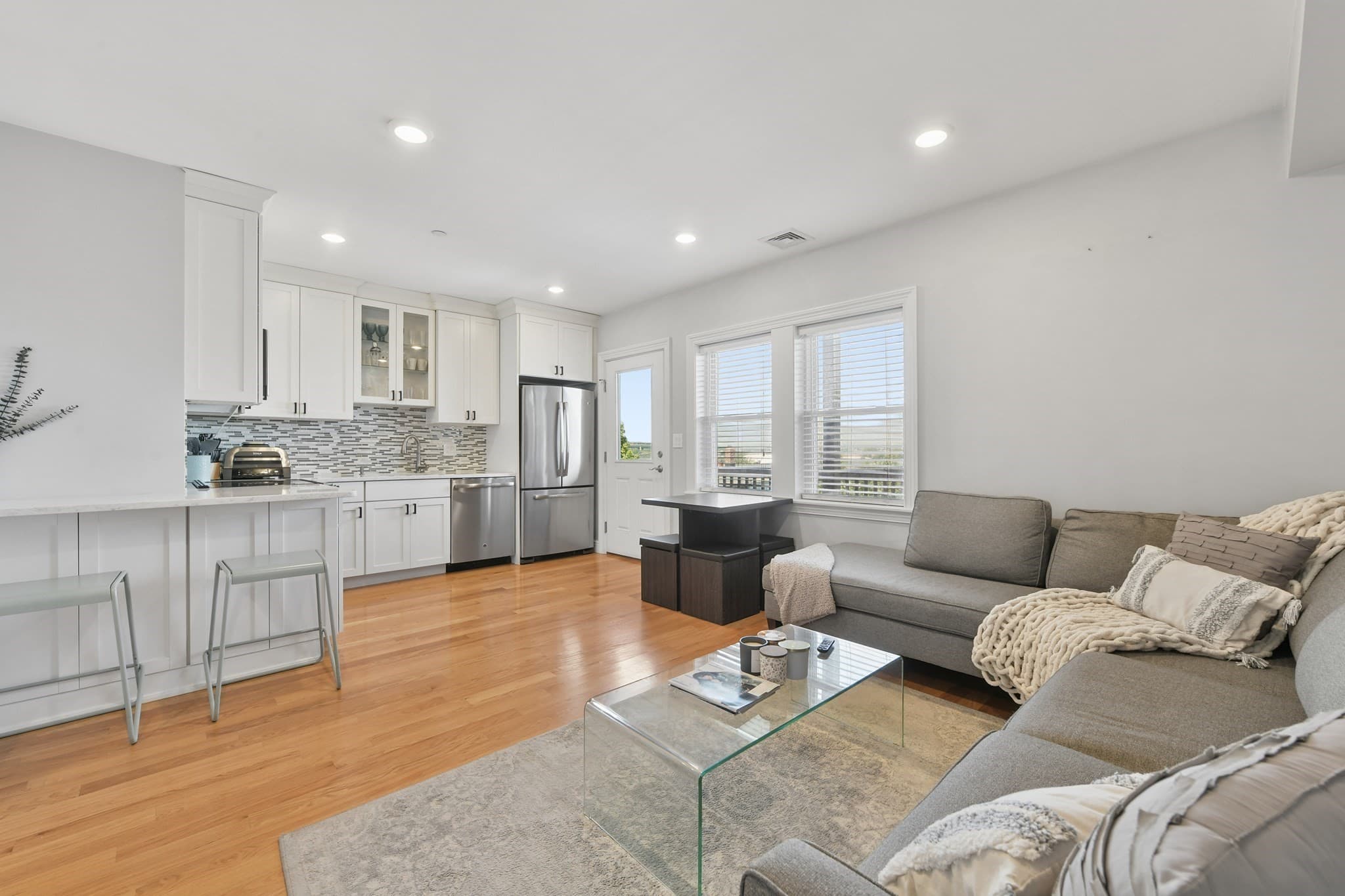 214-216 E Eagle St # 5A, Boston MA 02128