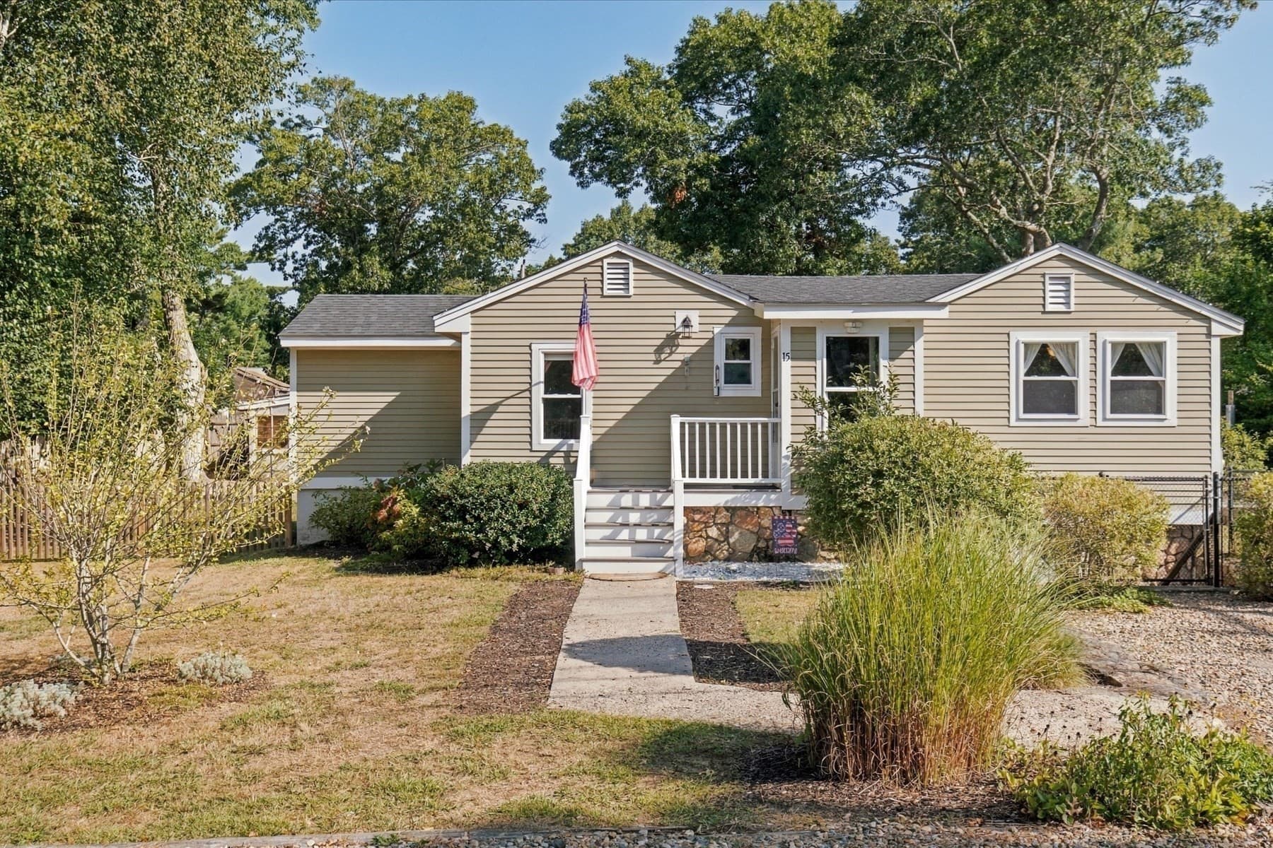 15 Summer St, Wareham MA 02571