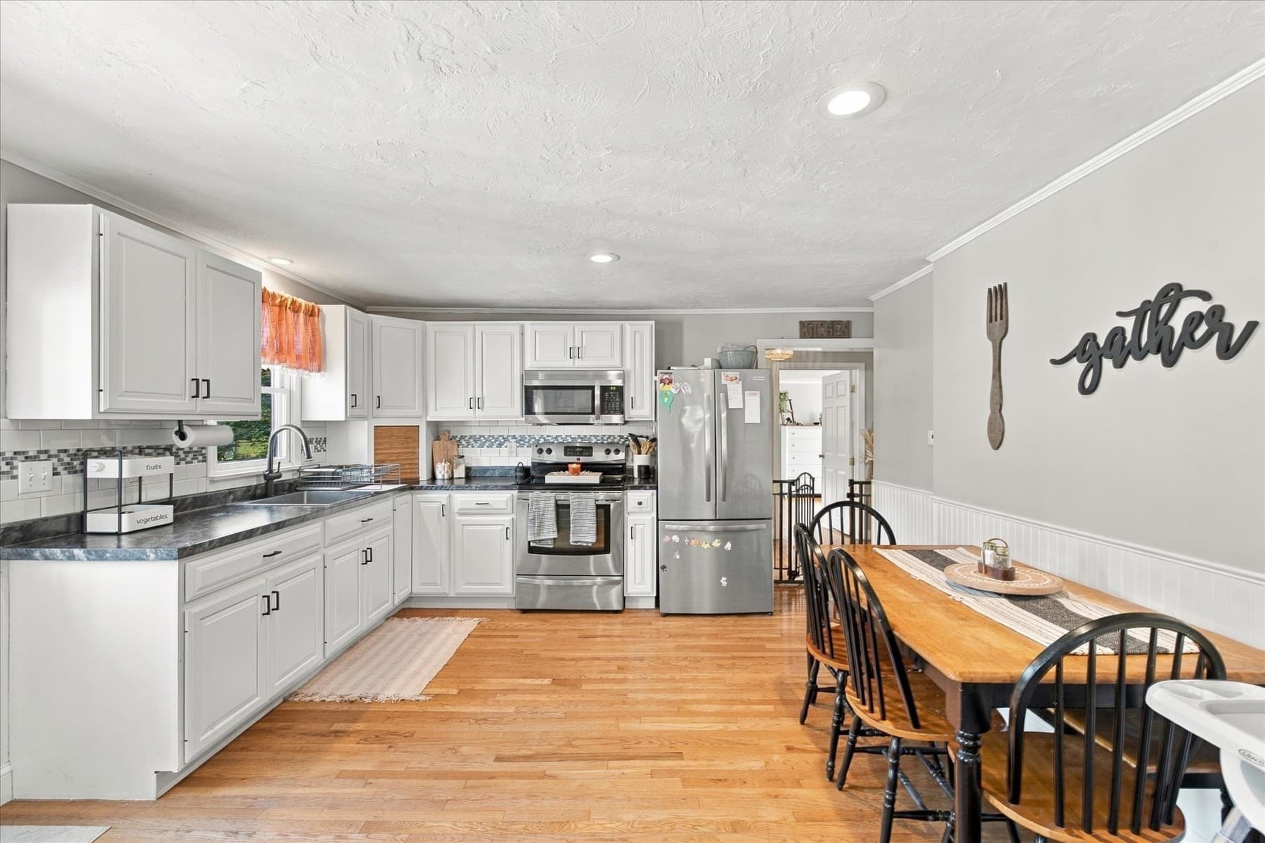 Single Family Residence at 15 Summer St, Wareham MA 02571, Wareham, photo 8 of 39