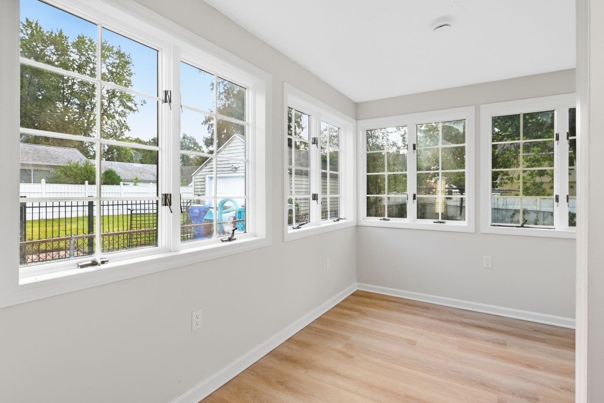 Single Family Residence at 48 Dana St, Springfield MA 01104, Springfield, photo 11 of 24