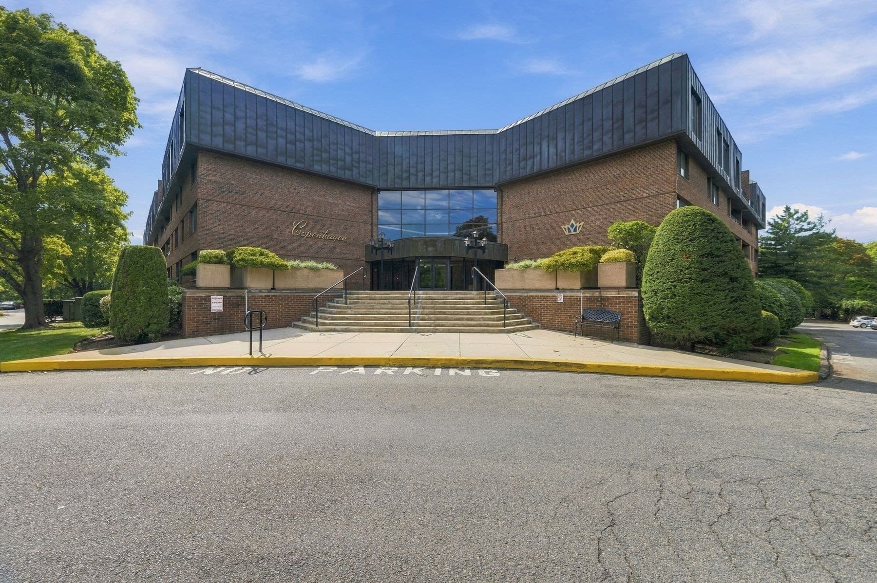 Condominium at 406 Paradise Road # 3H, Swampscott MA 01907, Swampscott, photo 2 of 42