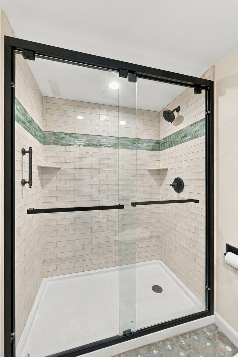 Condominium at 406 Paradise Road # 3H, Swampscott MA 01907, Swampscott, photo 26 of 42