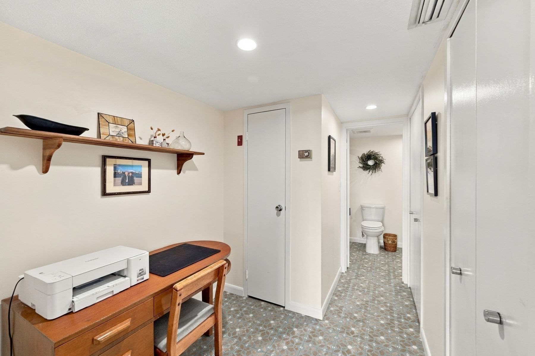 Condominium at 406 Paradise Road # 3H, Swampscott MA 01907, Swampscott, photo 24 of 42