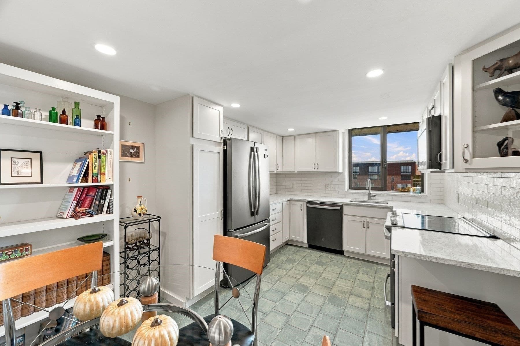 Condominium at 406 Paradise Road # 3H, Swampscott MA 01907, Swampscott, photo 14 of 42