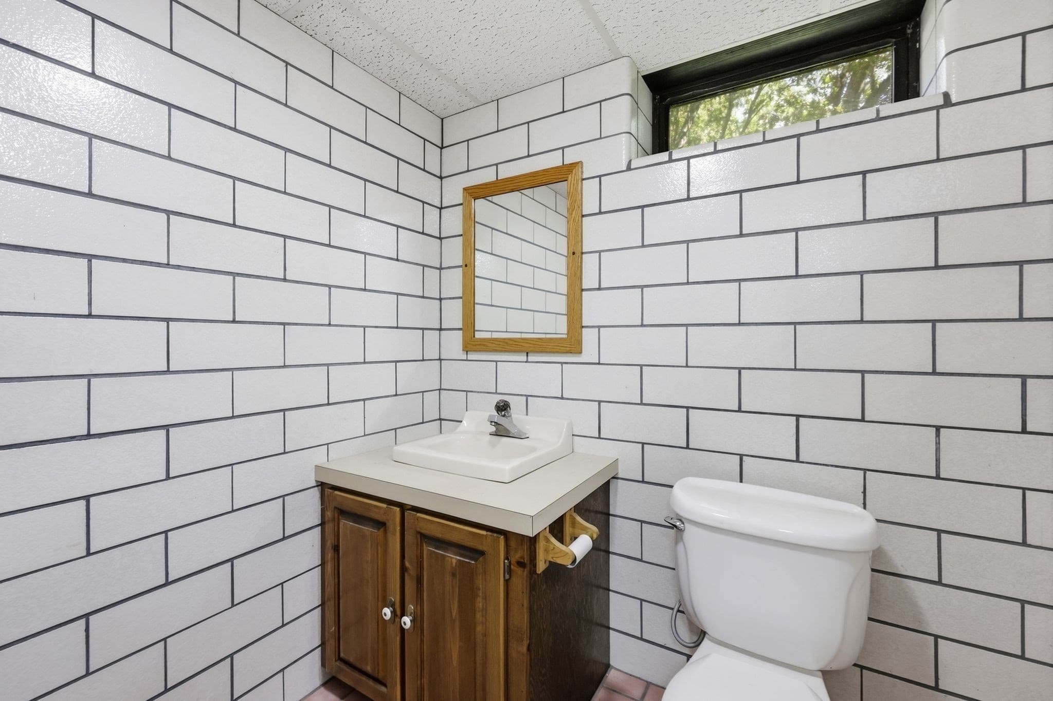 Single Family Residence at 227 Telegraph Ave, Chicopee MA 01020, Chicopee, photo 33 of 42