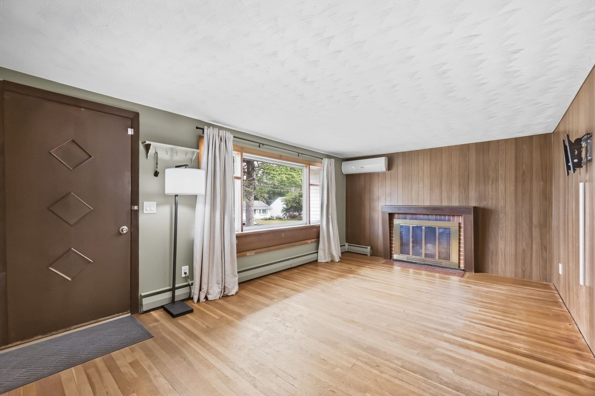 Single Family Residence at 59 Washington Ave, South Hadley MA 01075, South Hadley, photo 5 of 42
