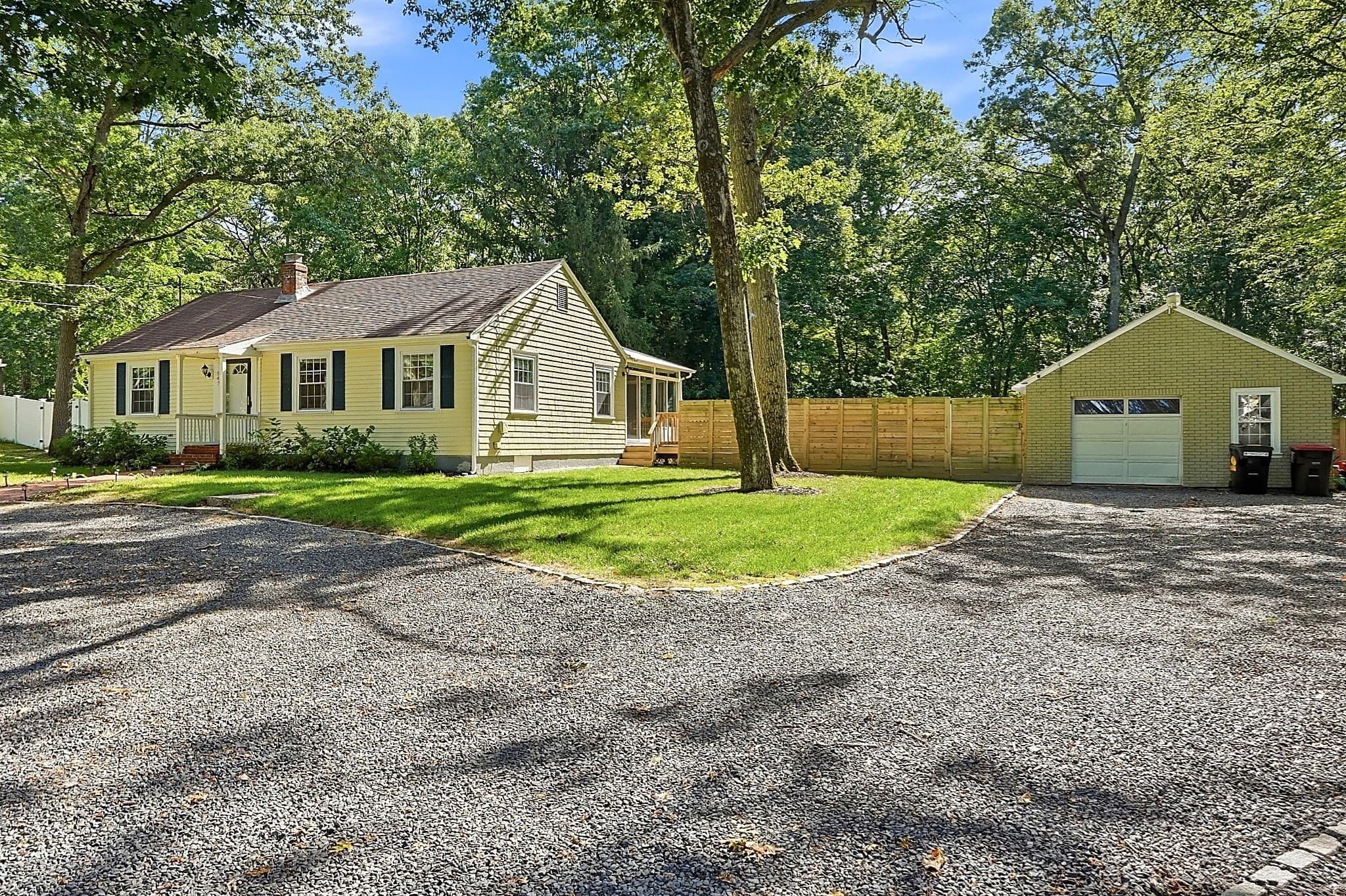 Single Family Residence at 547 Tremont St, Rehoboth MA 02769, Rehoboth, photo 2 of 42