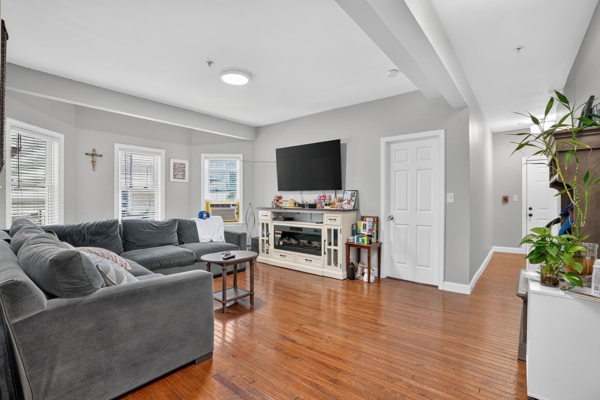 3 Family at 33 Park St, Brockton MA 02301, Brockton, photo 3 of 25
