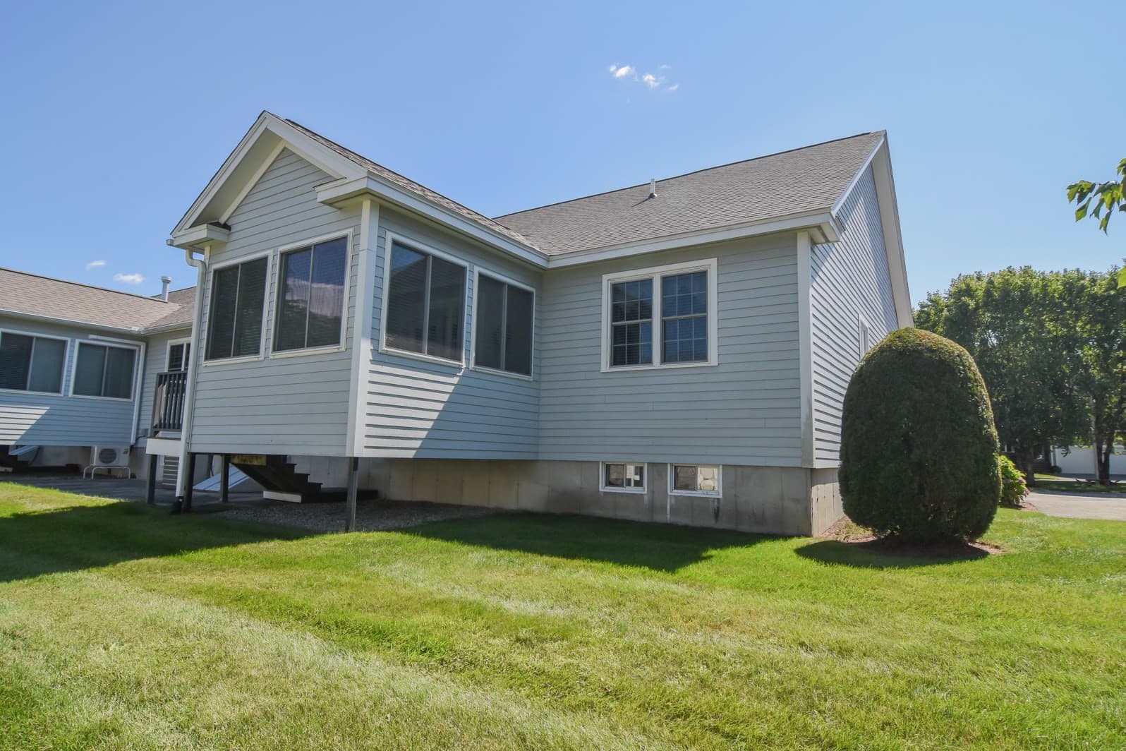 Condominium at 5 Village Ln # 5, Methuen MA 01844, Methuen, photo 3 of 38