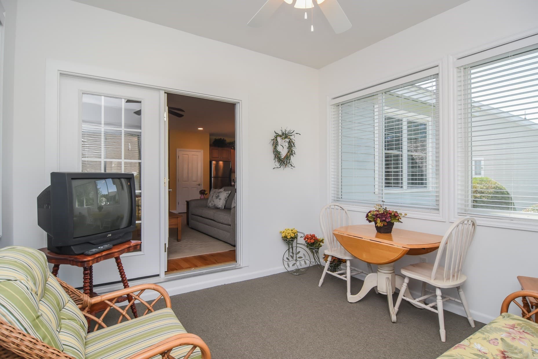 Condominium at 5 Village Ln # 5, Methuen MA 01844, Methuen, photo 20 of 38