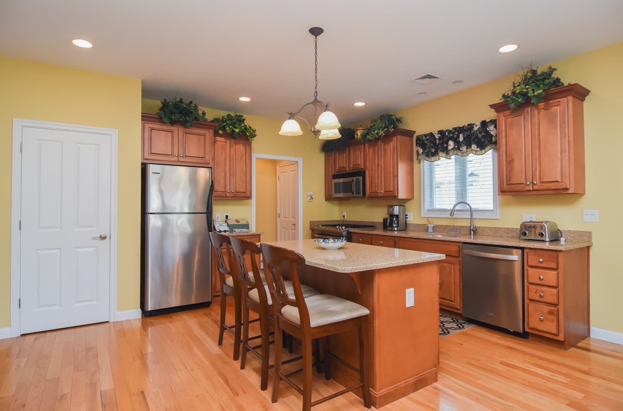 Condominium at 5 Village Ln # 5, Methuen MA 01844, Methuen, photo 25 of 38