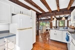 Single Family Residence at 110 Waquoit Rd East, Barnstable MA 02635, Barnstable, photo 17 of 35