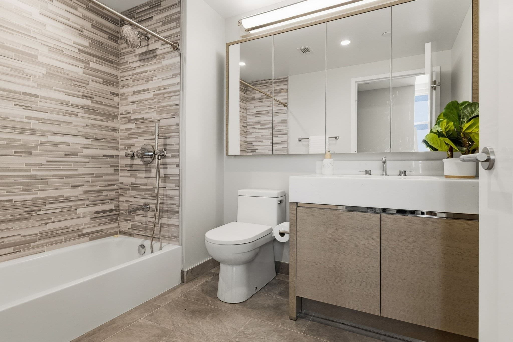 Condominium at 100 Lovejoy Wharf, Boston MA 02114, Boston, photo 6 of 19