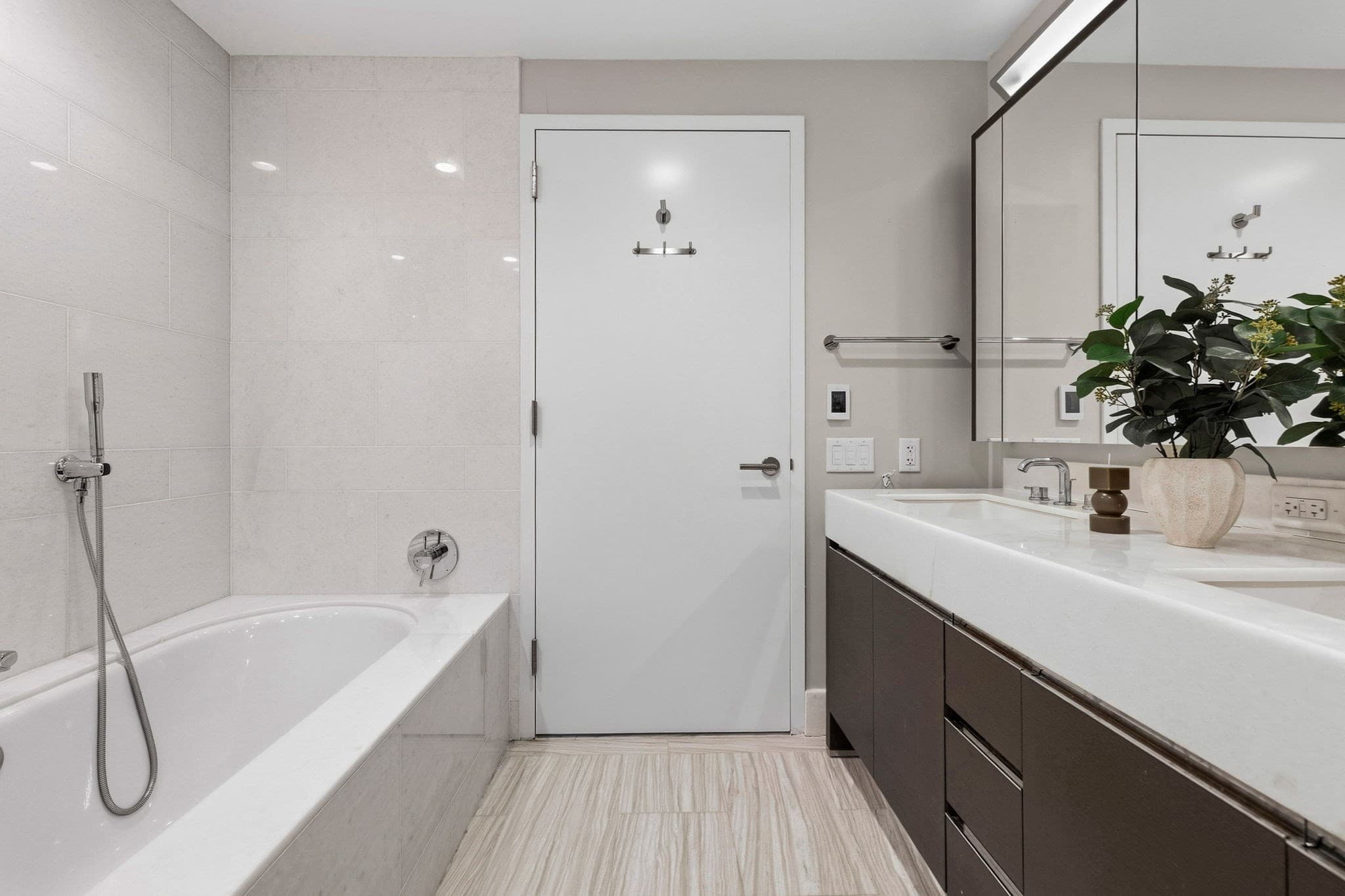 Condominium at 100 Lovejoy Wharf, Boston MA 02114, Boston, photo 15 of 19