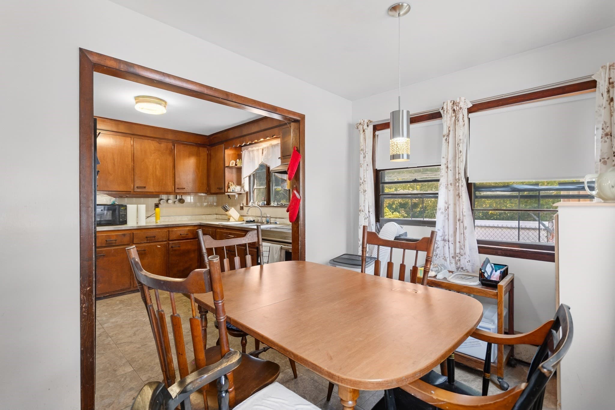Single Family Residence at 135 Cherry Street, Gloucester MA 01930, Gloucester, photo 10 of 39