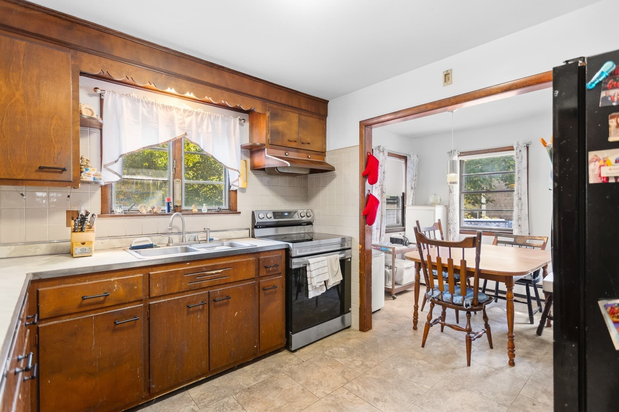 Single Family Residence at 135 Cherry Street, Gloucester MA 01930, Gloucester, photo 4 of 39