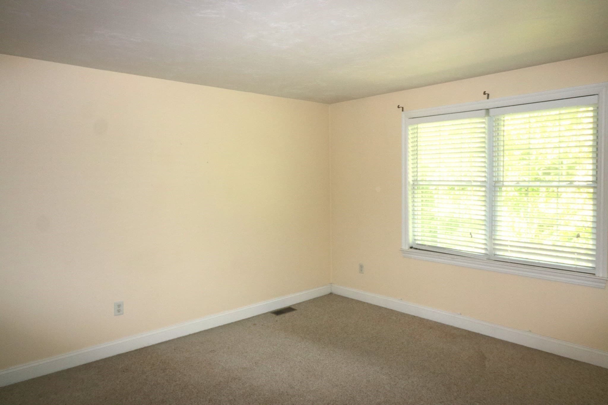 Condominium at 22 Horne Way # 22, Millbury MA 01527, Millbury, photo 19 of 27